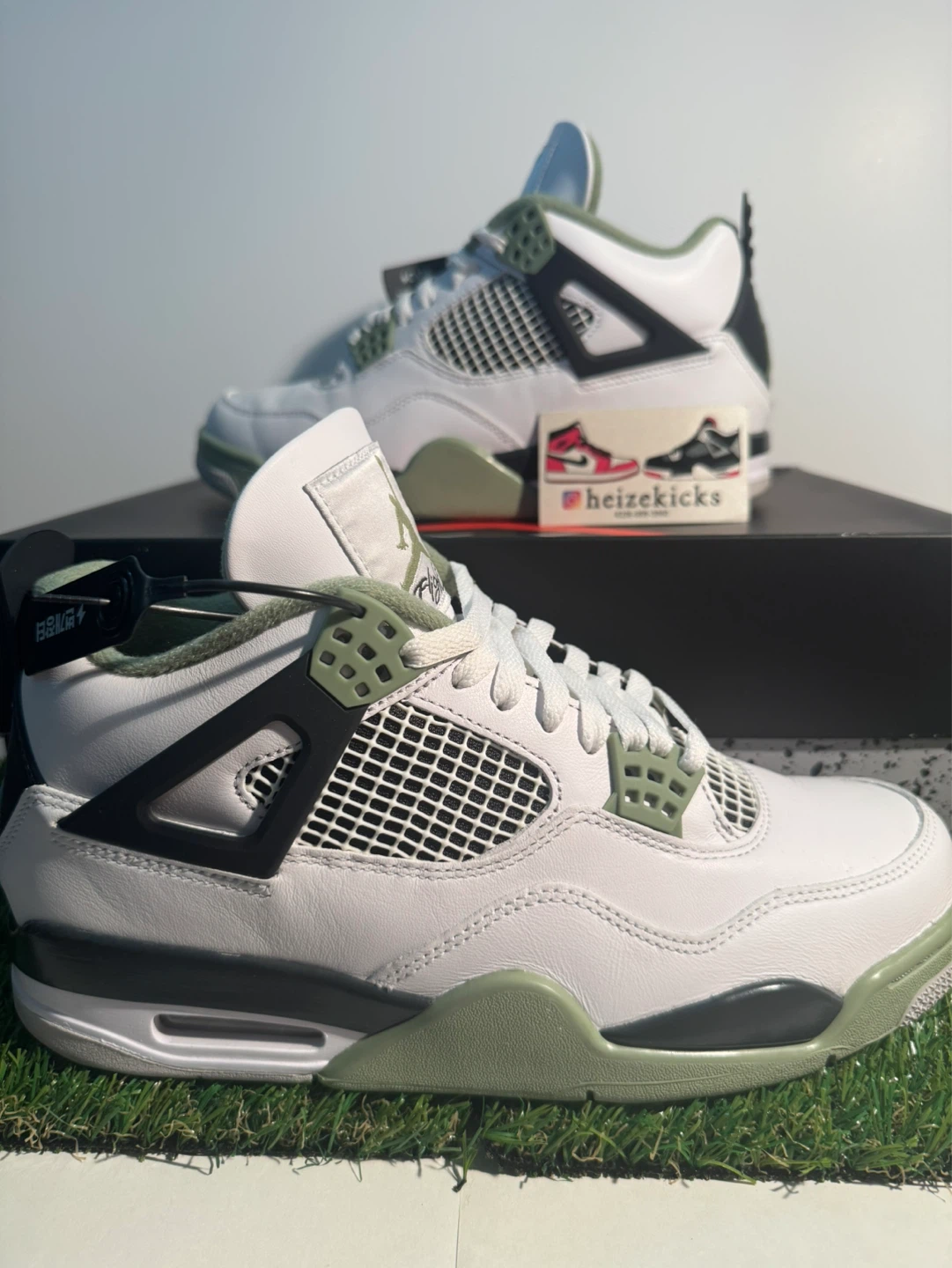 Jordan 4 Seafoam size 9.5M 11W
