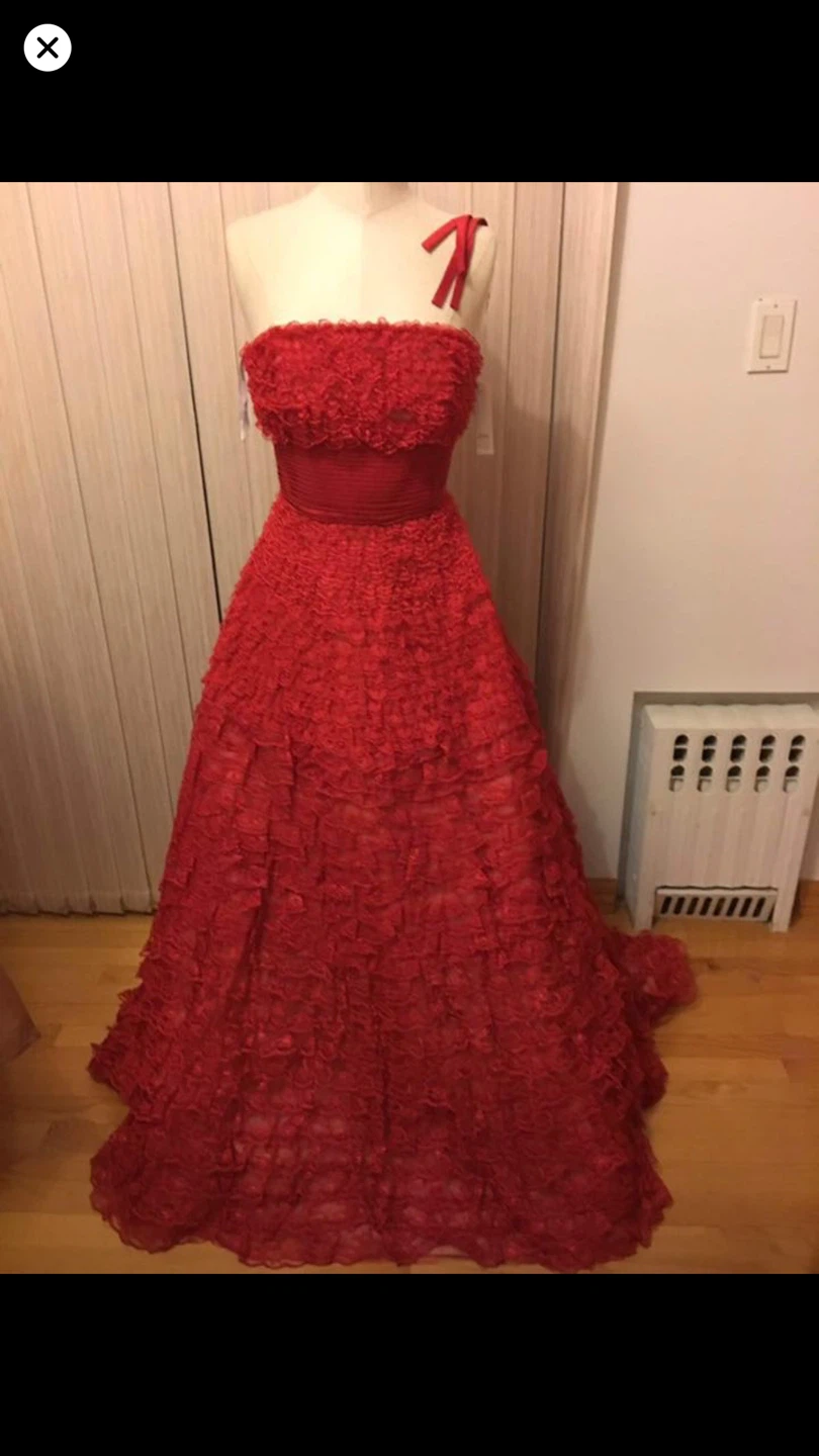 Red Lace Gown - photo 4