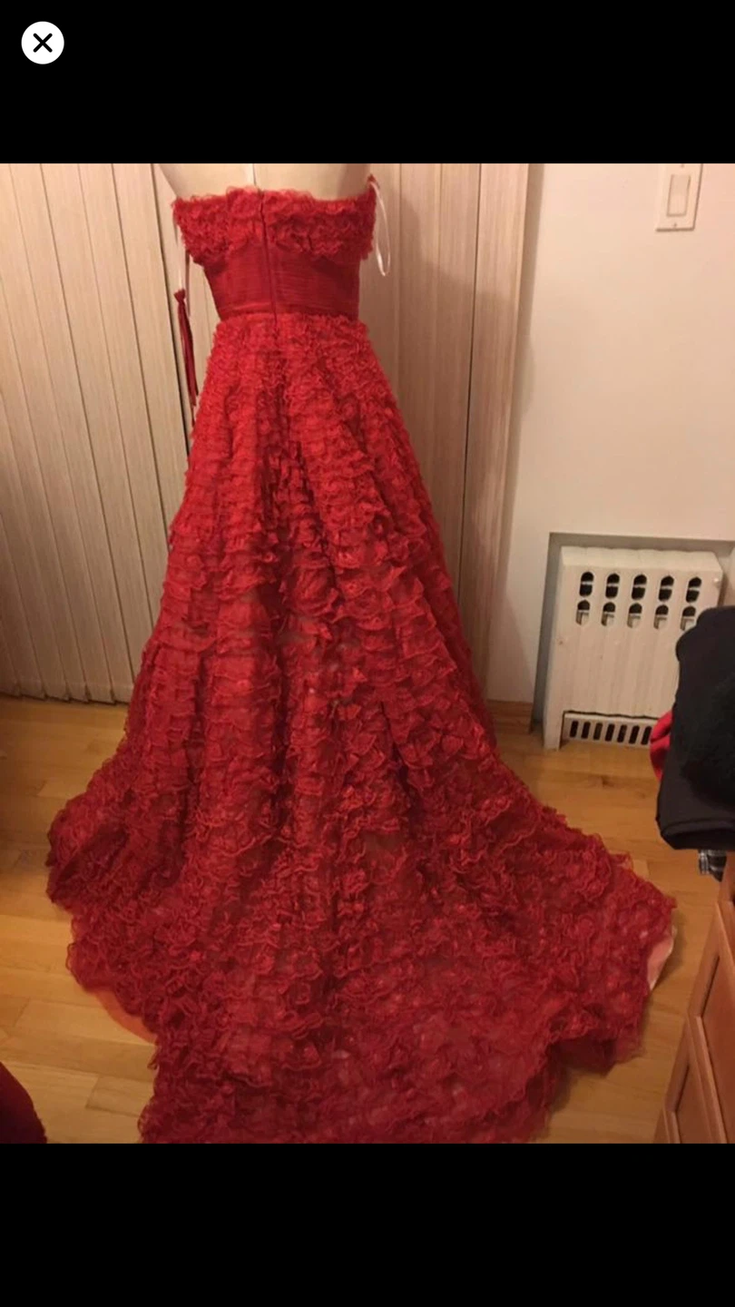 Red Lace Gown - photo 3