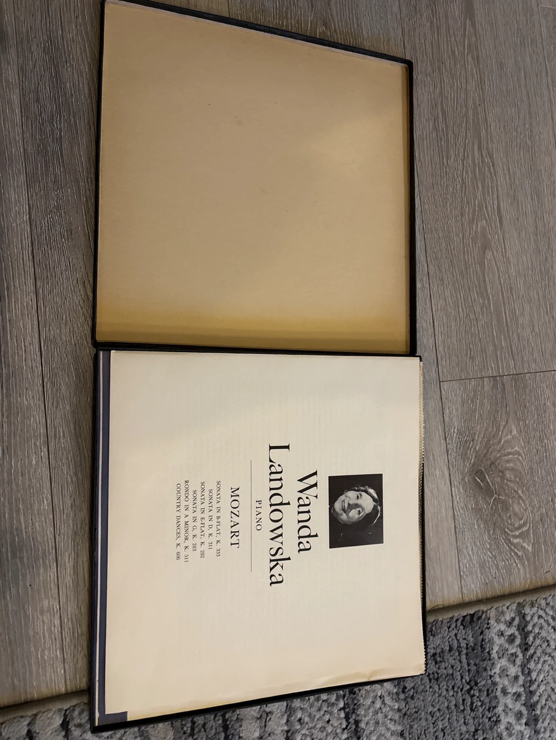 Wanda Landowska Plays Mozart Piano Music Record Album - photo 3