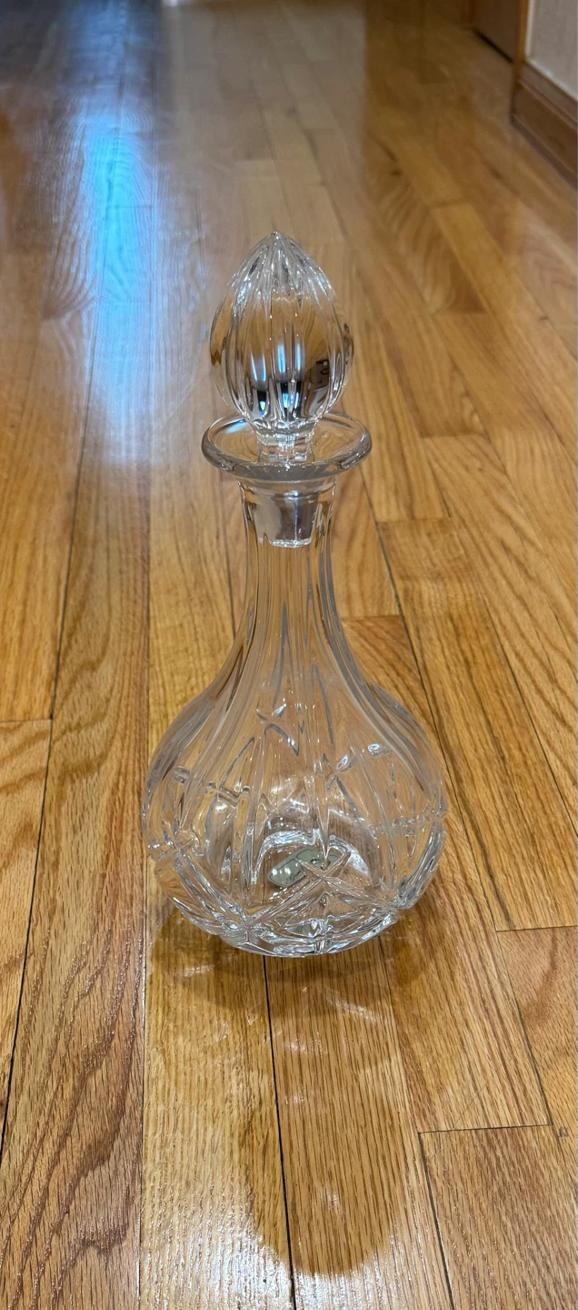 Crystal Glass Decanter with Stopper