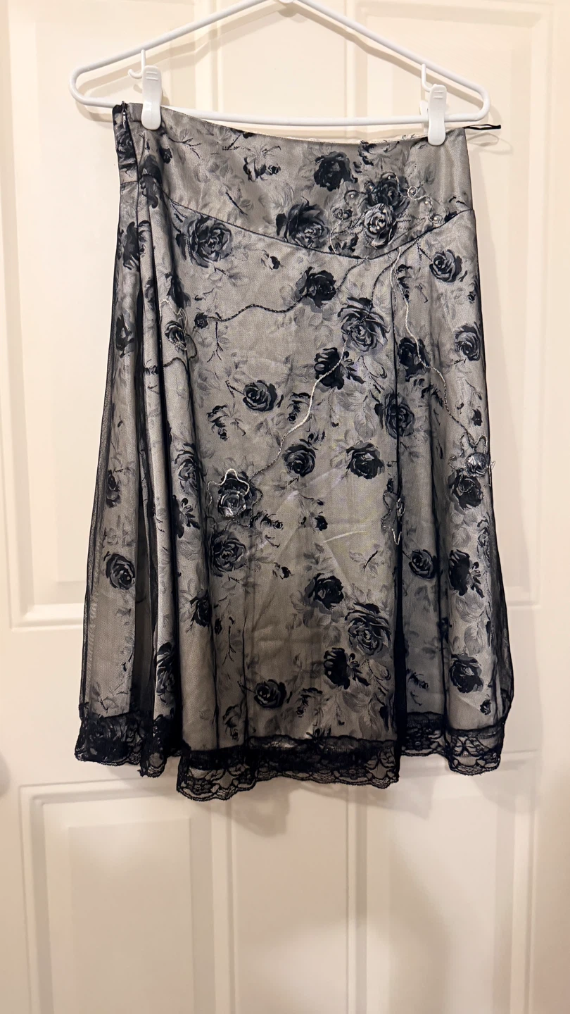 Black Rose Lace Trim Midi Skirt. Size M - photo 2