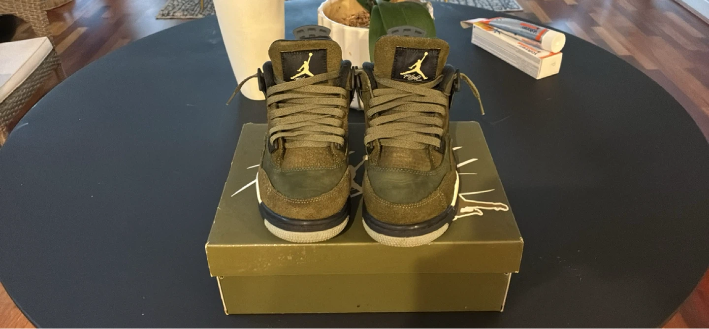 Air Jordan 4 Sneakers - Olive Green Size 7 men’s