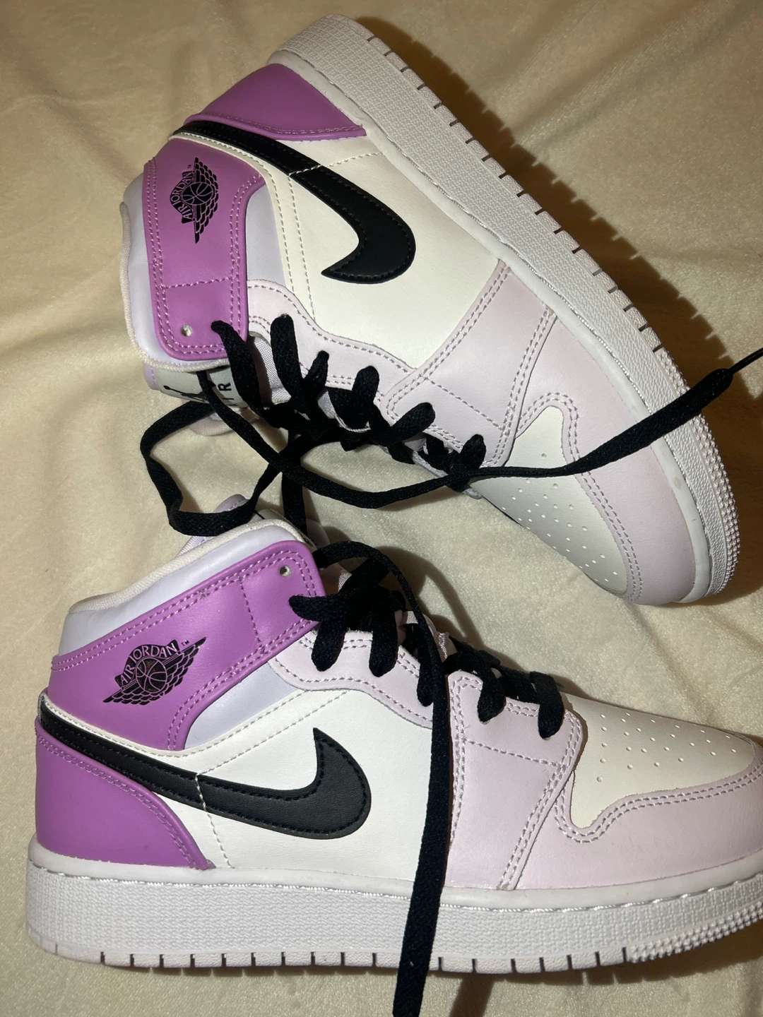 Nike Air Jordan 1 Mid SE barely grape White - photo 4