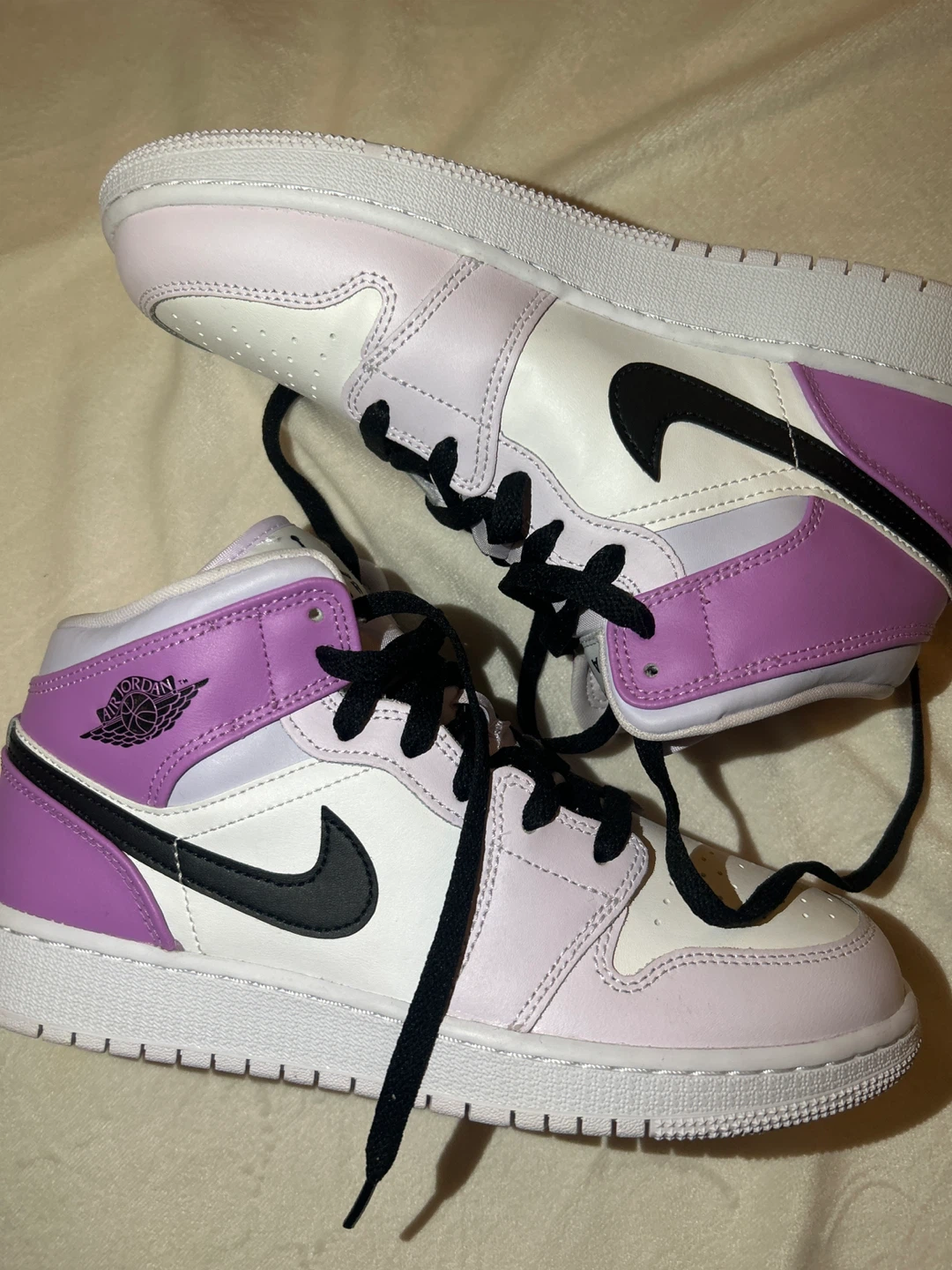 Nike Air Jordan 1 Mid SE barely grape White - photo 3