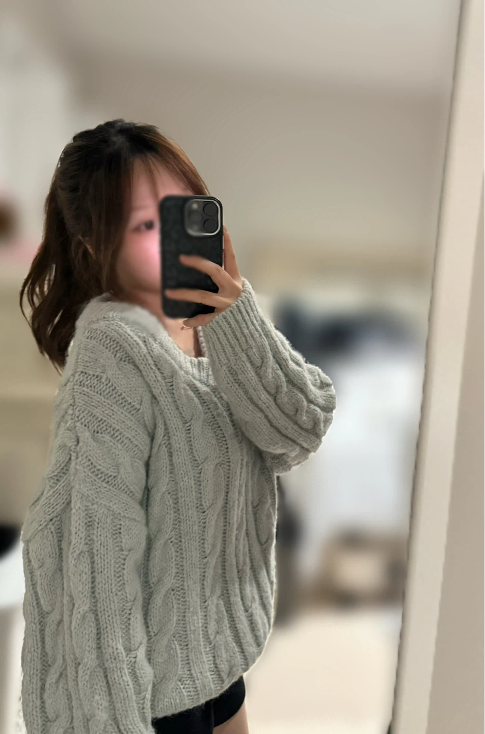 Cable Knit V-Neck Sweater - Light green - photo 2