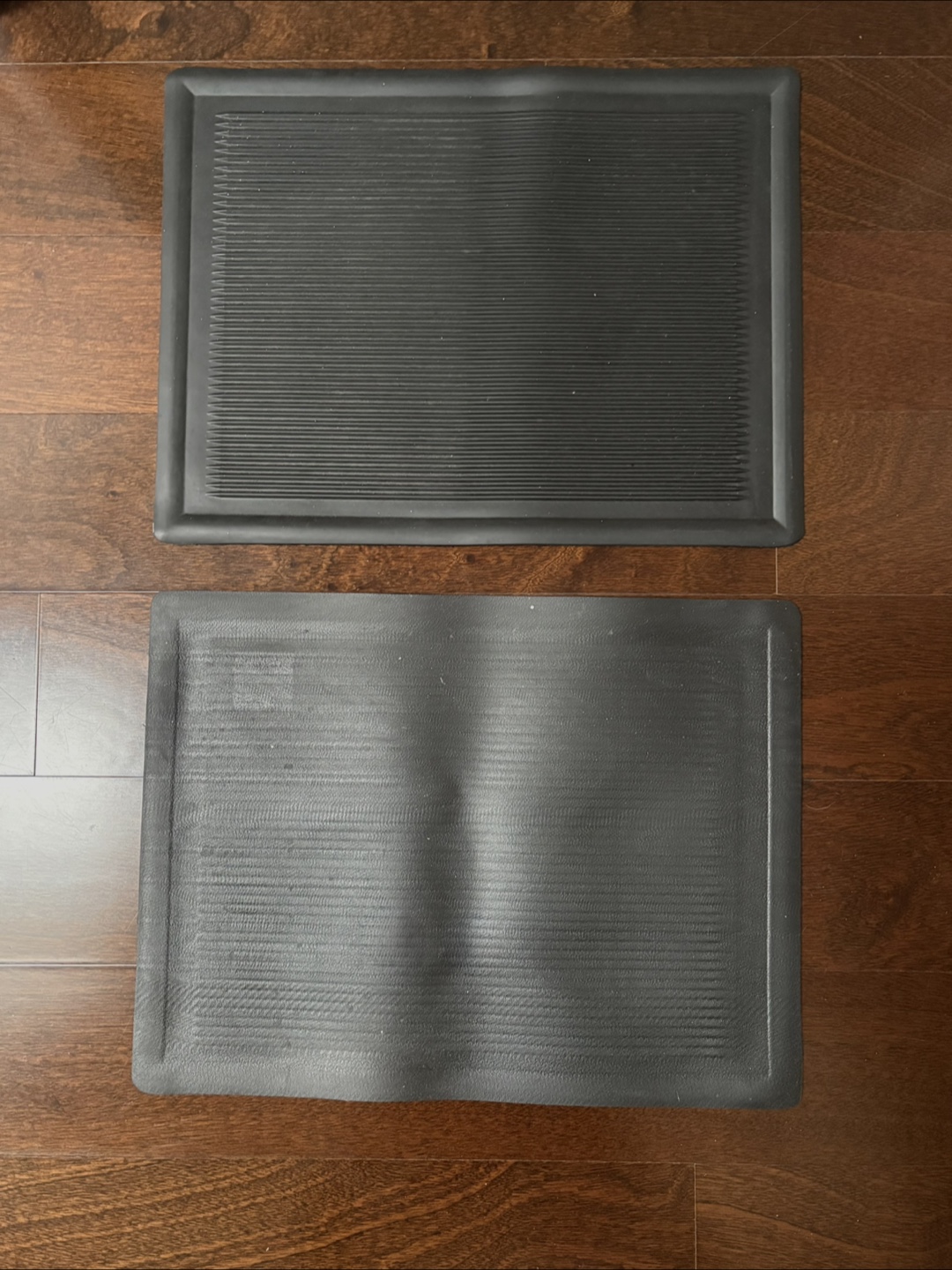 Set of 2 Black Rubber Mats - photo 2