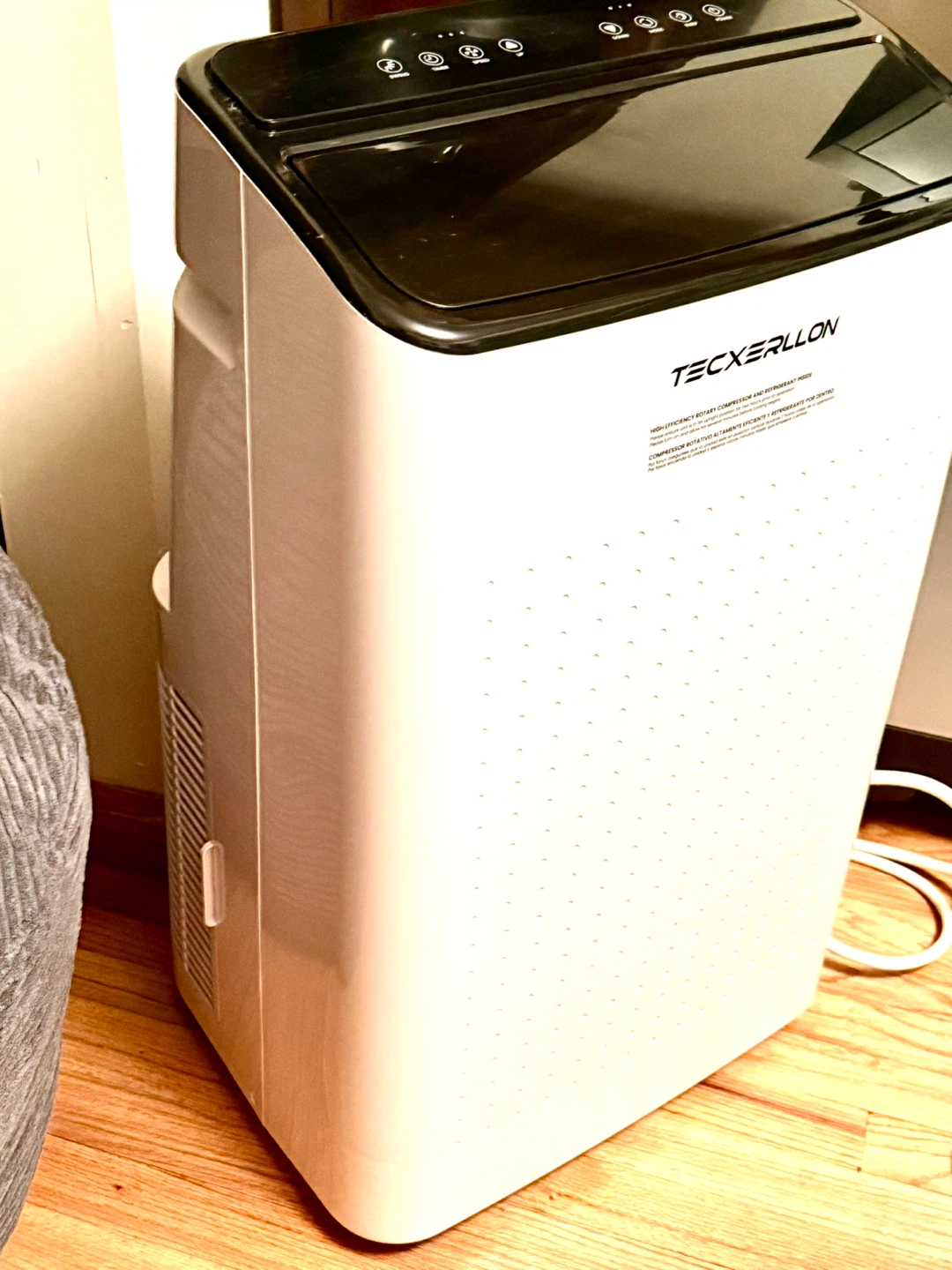 White Portable Air Conditioner 15,000 BTU