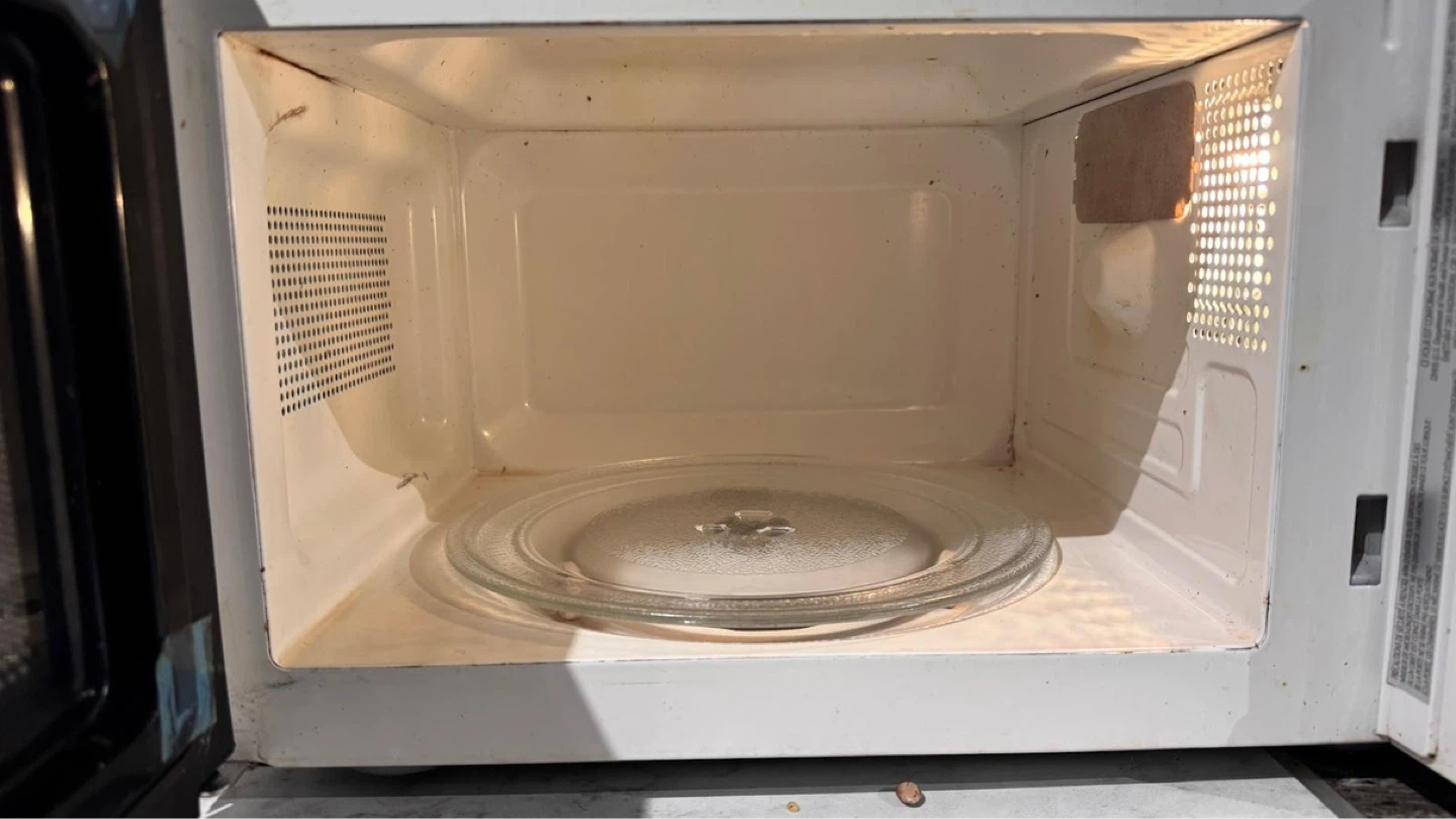 White Countertop Microwave - Everyday Essentials - photo 2