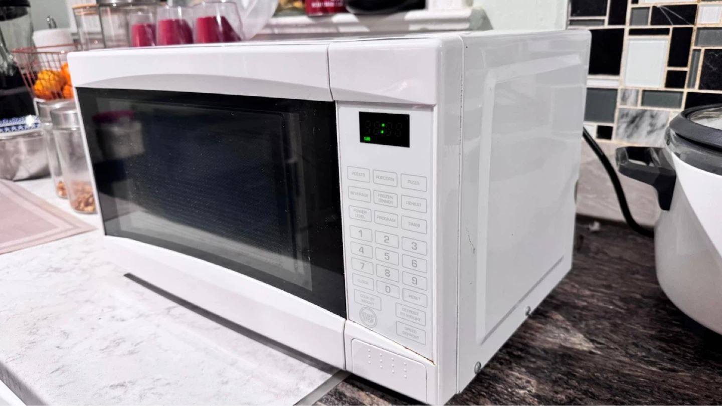 White Countertop Microwave - Everyday Essentials