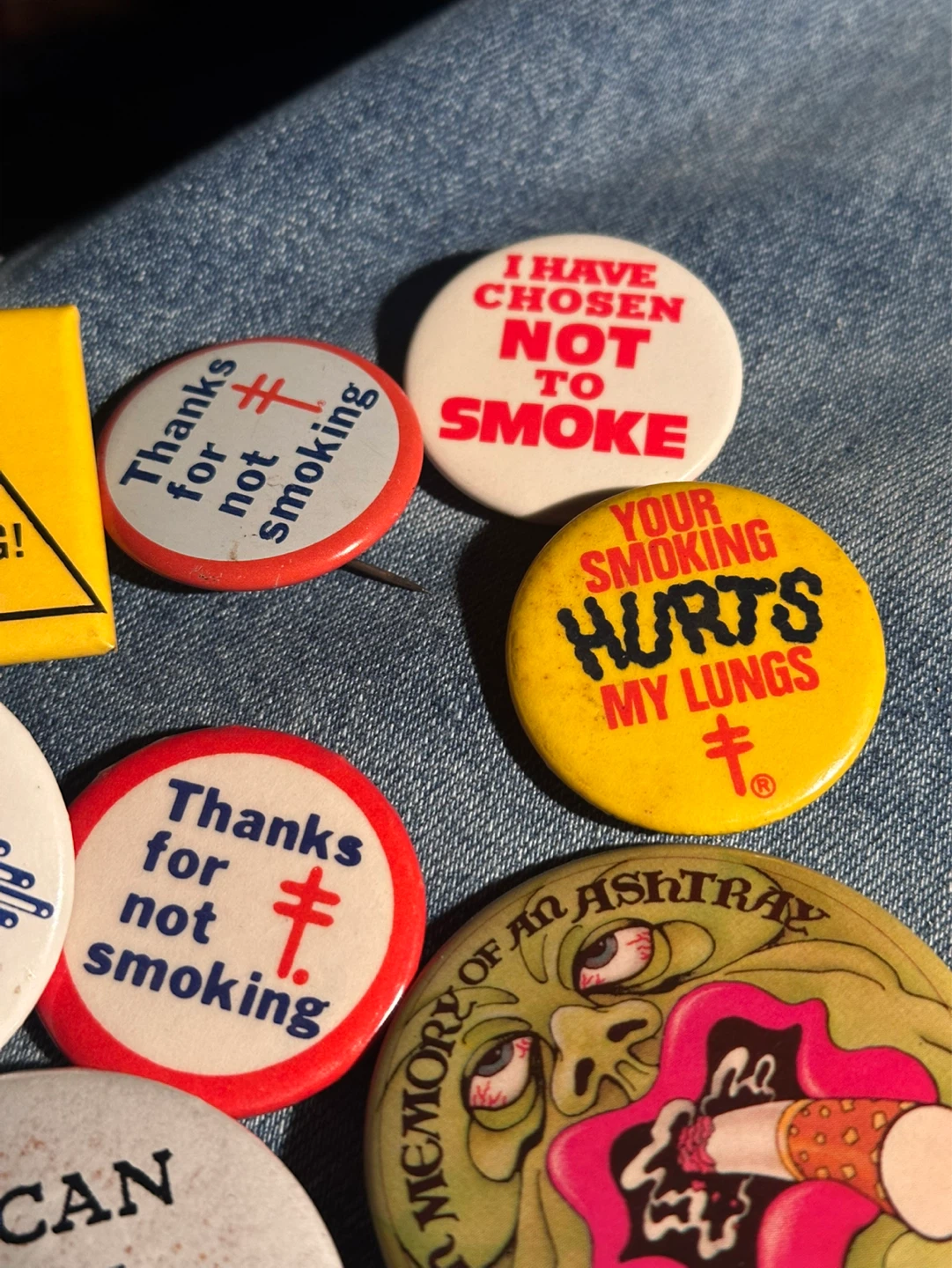 Vintage anti smoking button lot - photo 2