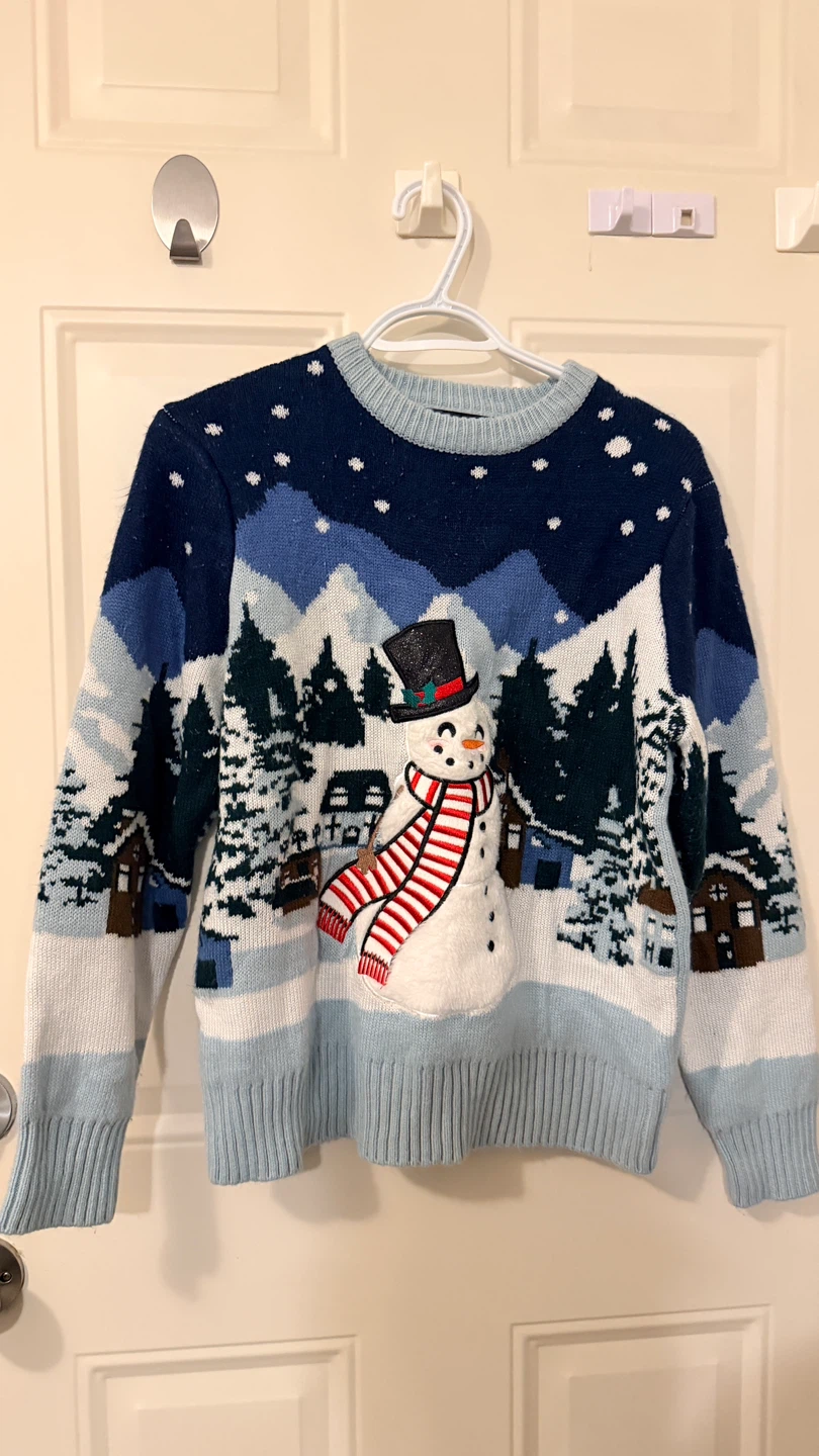Cute Snowman Sweater  Size M