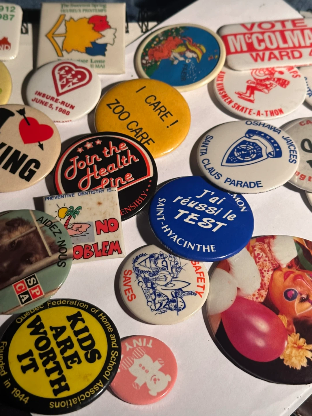 Lot of vintage pinbacks $40 - photo 3