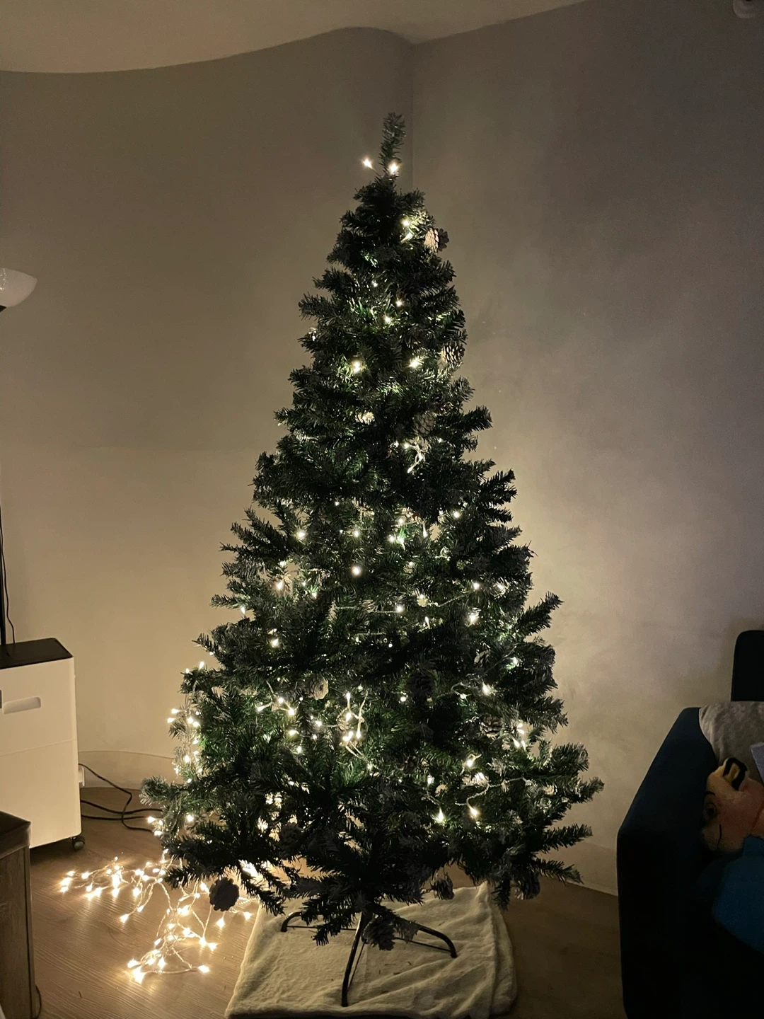 Pre-lit Artificial Christmas Tree with Ornaments - photo 2