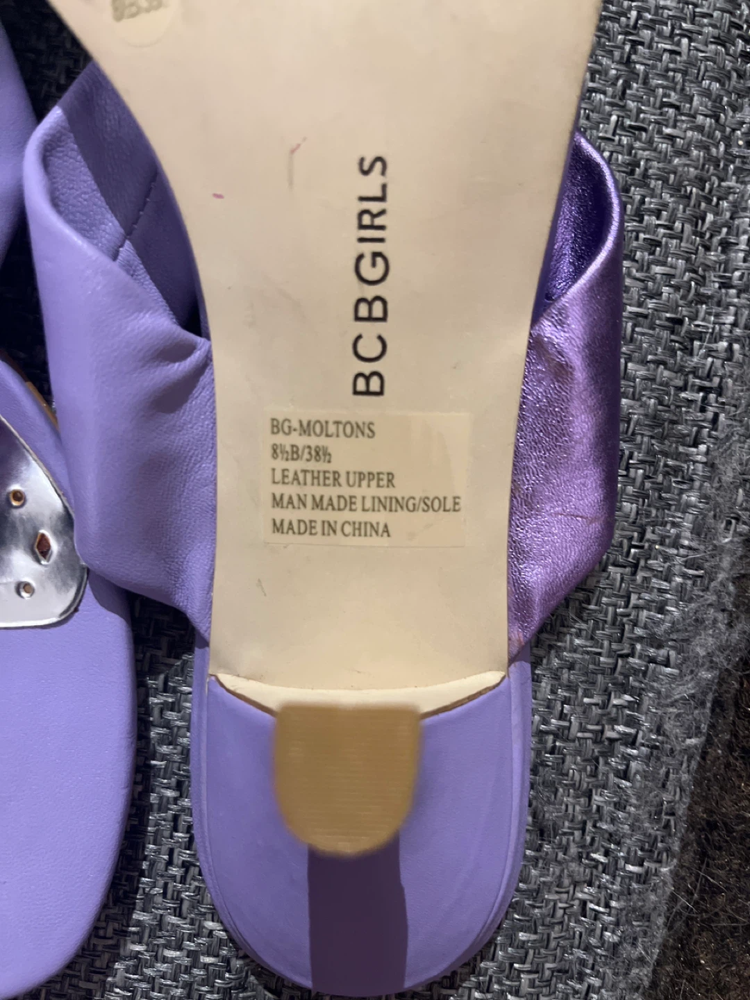 BCBGirls Lavender Thong Sandals - Size 8.5 B/38.5 - photo 3