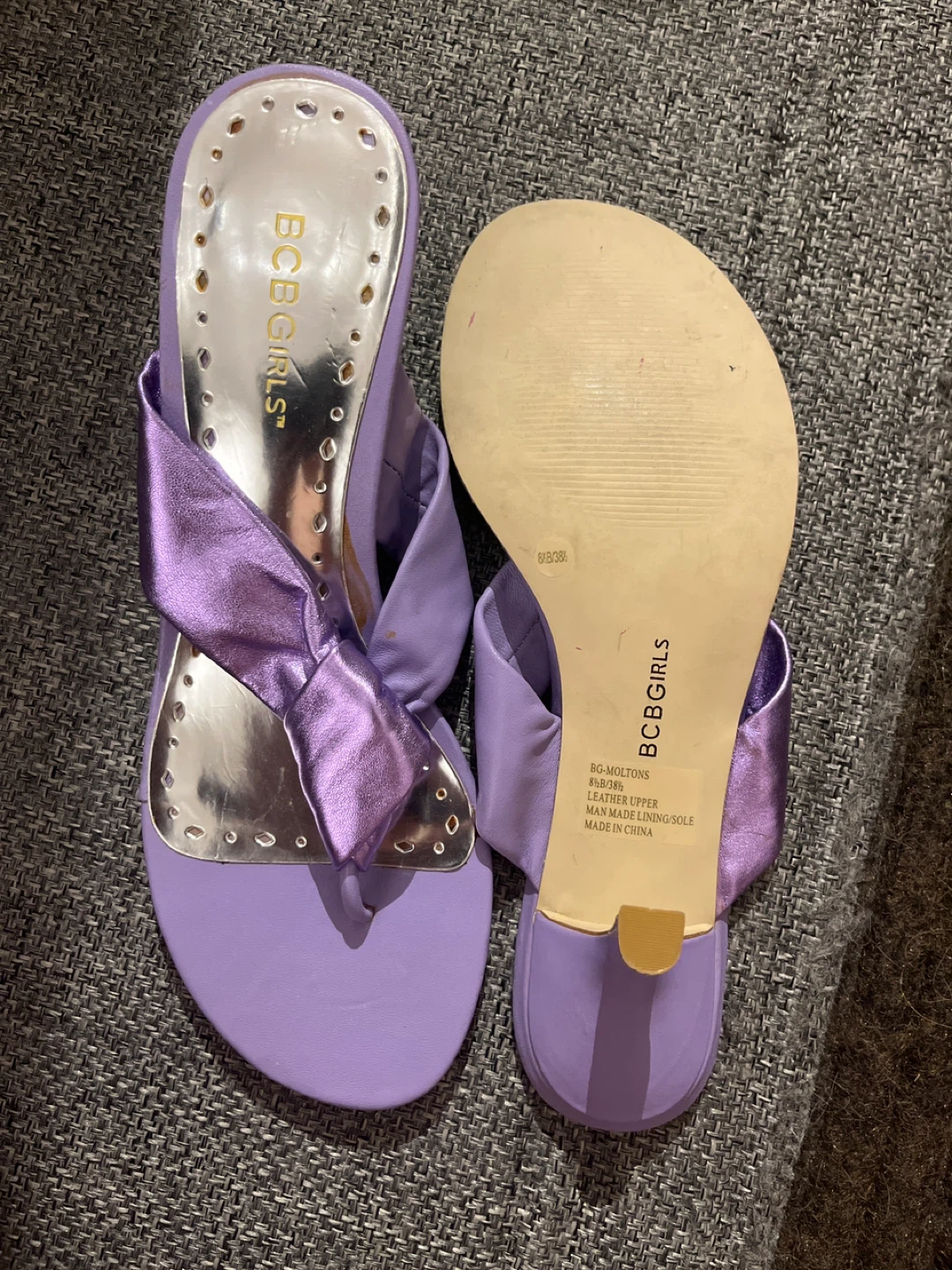 BCBGirls Lavender Thong Sandals - Size 8.5 B/38.5 - photo 2