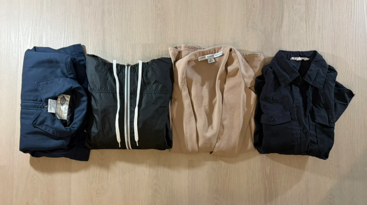 ZINE black hooded windbreaker jacket - Size Small