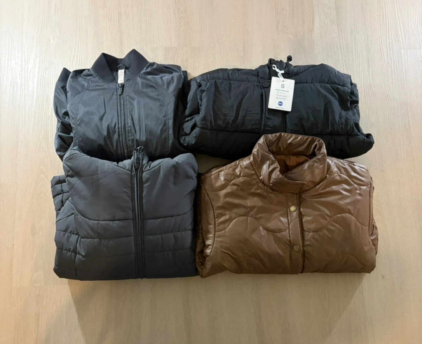 Lululemon Size 2 Black Puffer Vest