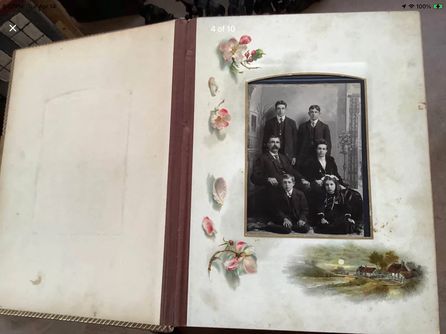 Antique Floral Embossed Leather Photograph Album 🐞 - photo 3