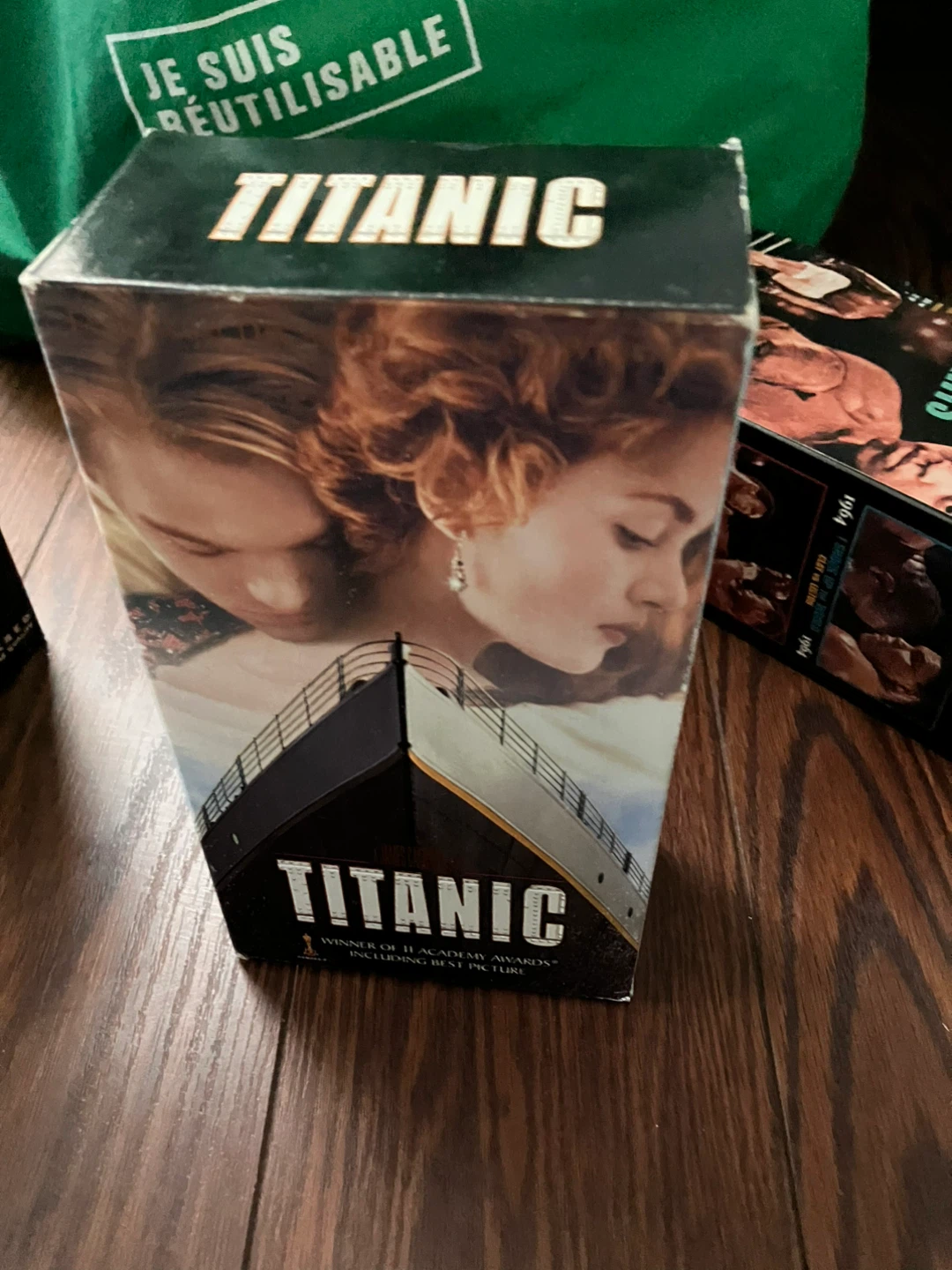Titanic 2-VHS Cassette Set - photo 4