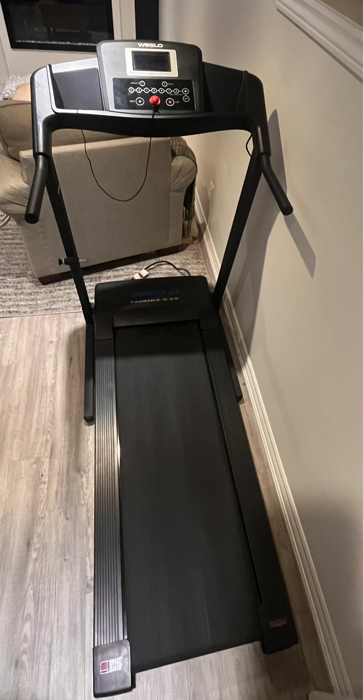 Weslo Cadence G 3.9 Treadmill- Excellent condition - photo 2