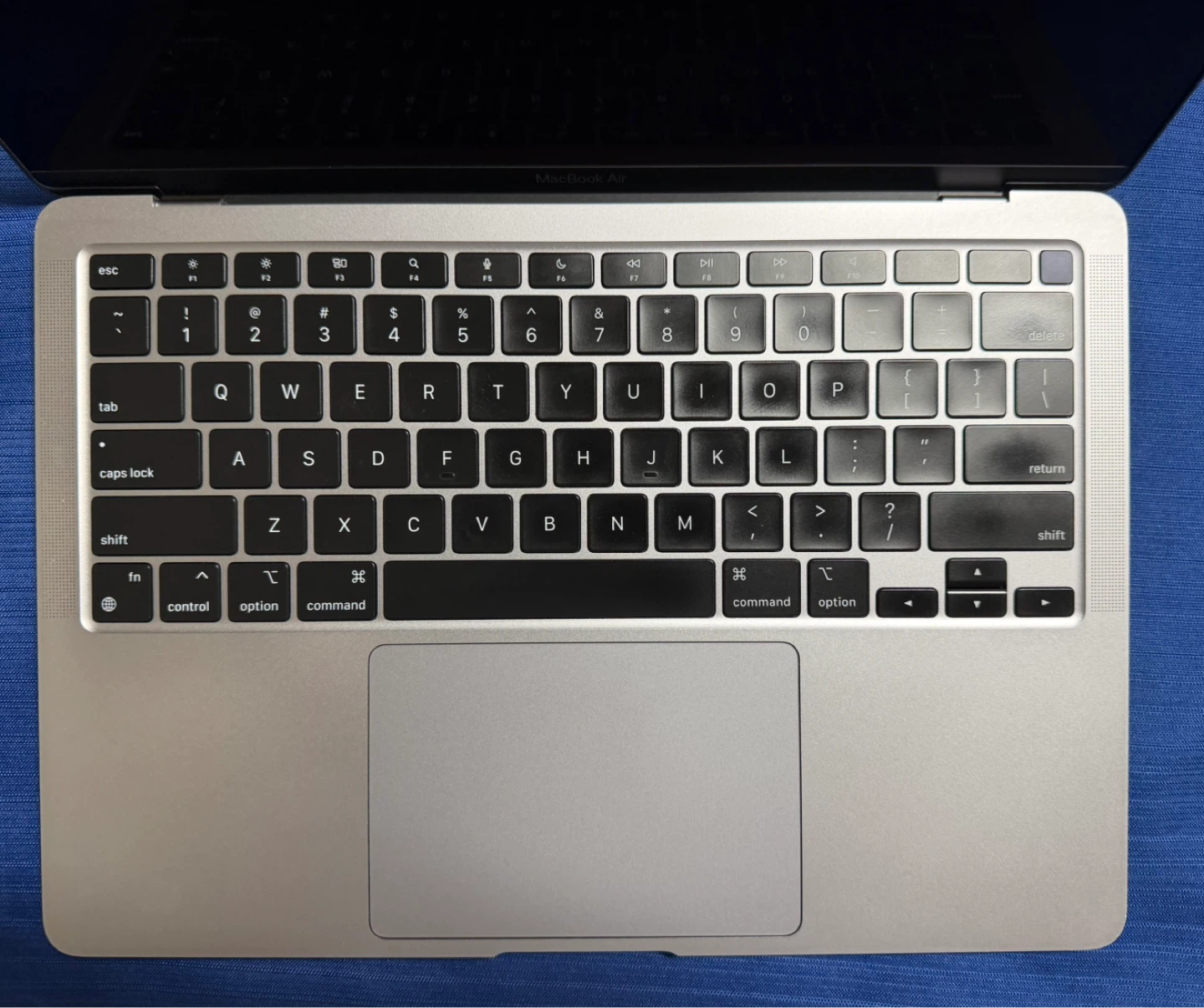 Apple MacBook Air M1 in great condition - photo 3