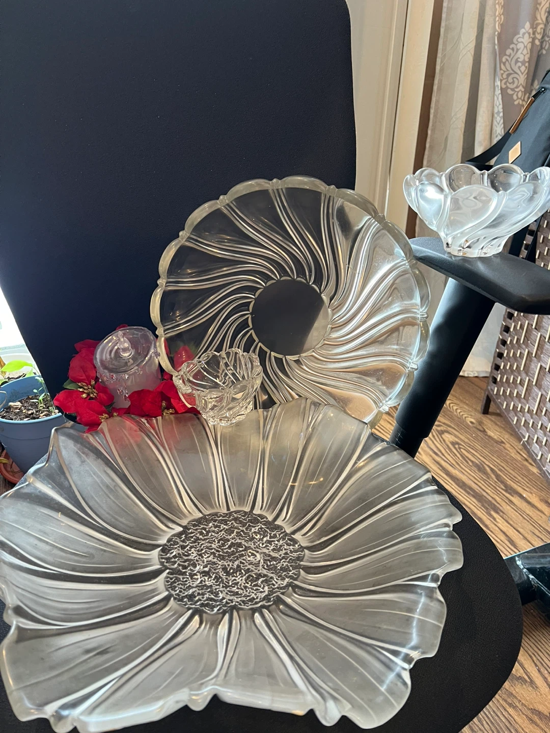 Glass Flower Serving Platter and Bowls Set - photo 2
