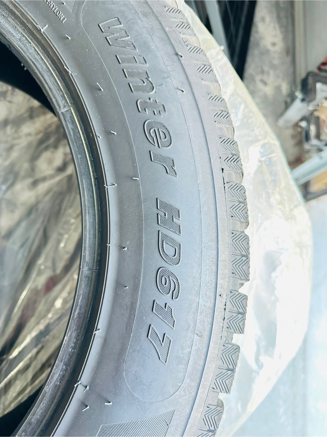 Winter HD617 Tire 235/60R18 103T - photo 2