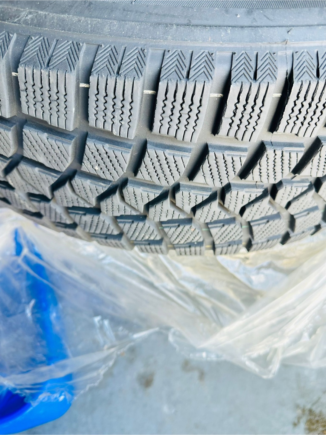 Winter HD617 Tire 235/60R18 103T