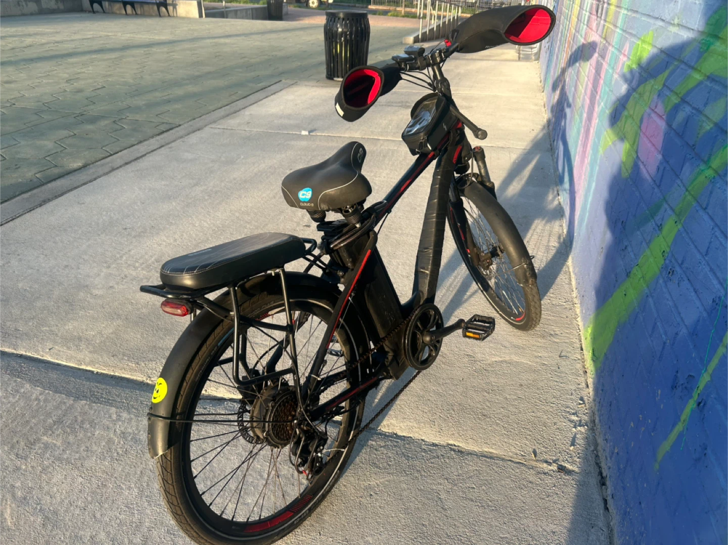 Black Electric Comfort Bike with Rack - photo 4
