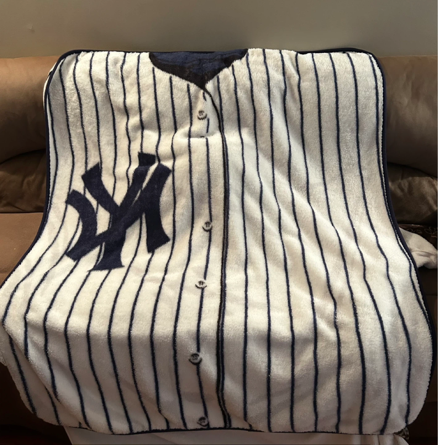 NY Yankees Fleece Blanket 50x60 Jersey Style Throw - photo 3
