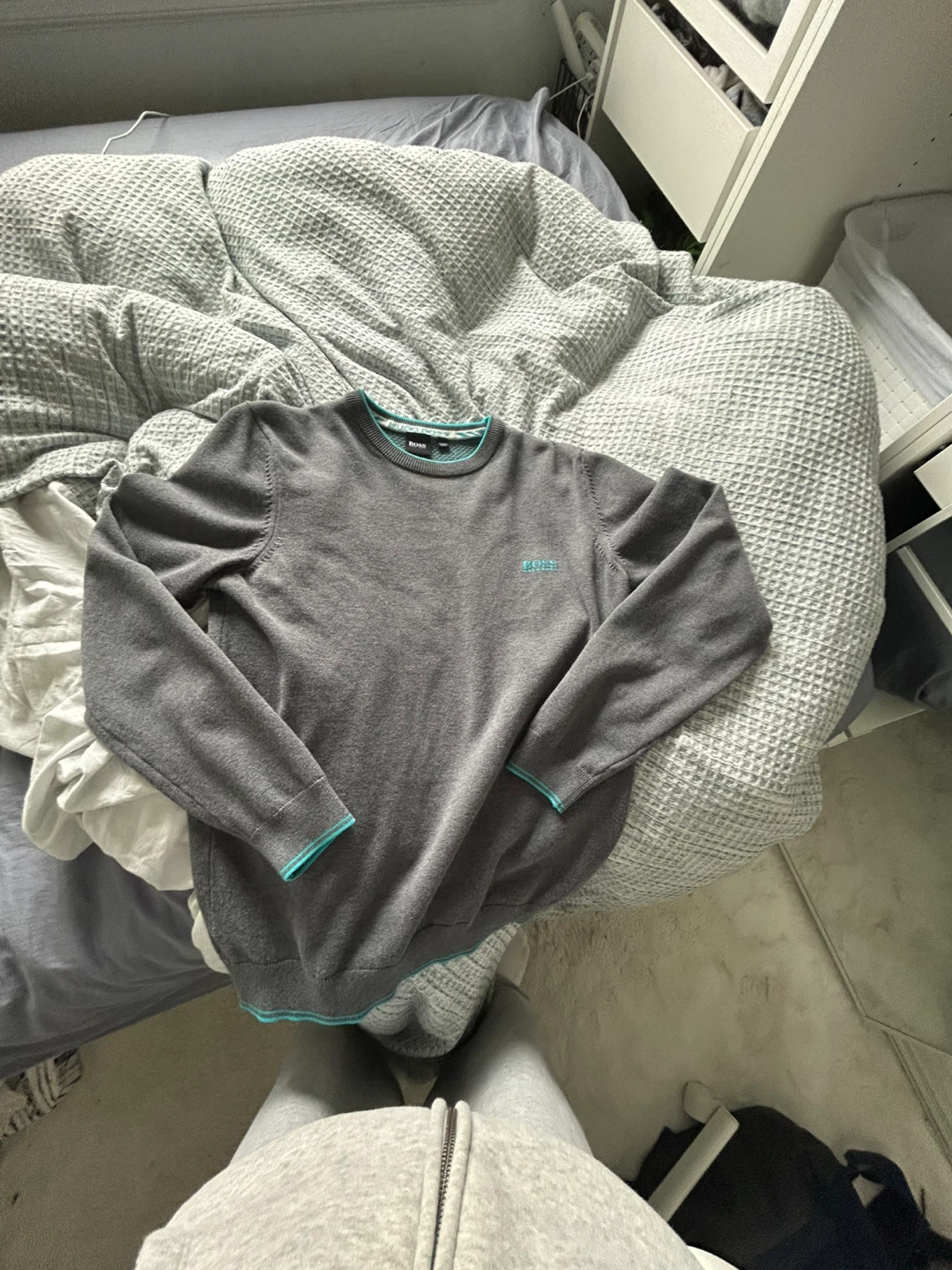 BOSS Hugo Boss Grey Crewneck Sweater size youth large