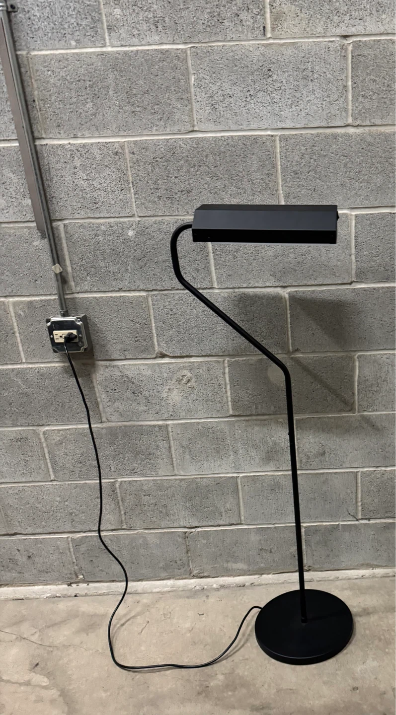 Flamingo Floor Lamp Black LED. ( 50H ) 13$cash