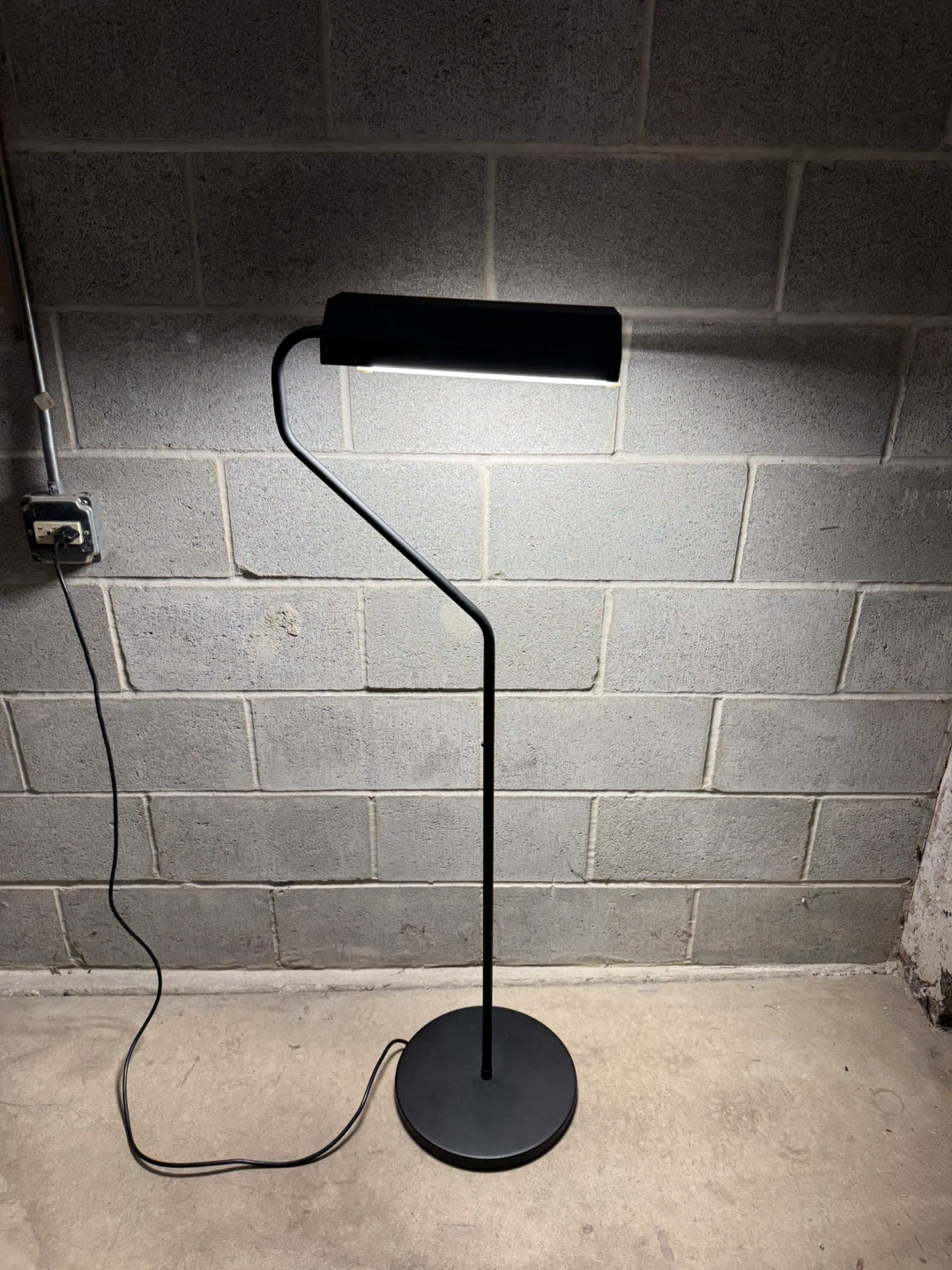 Flamingo Floor Lamp Black LED. ( 50H ) 13$cash - photo 4