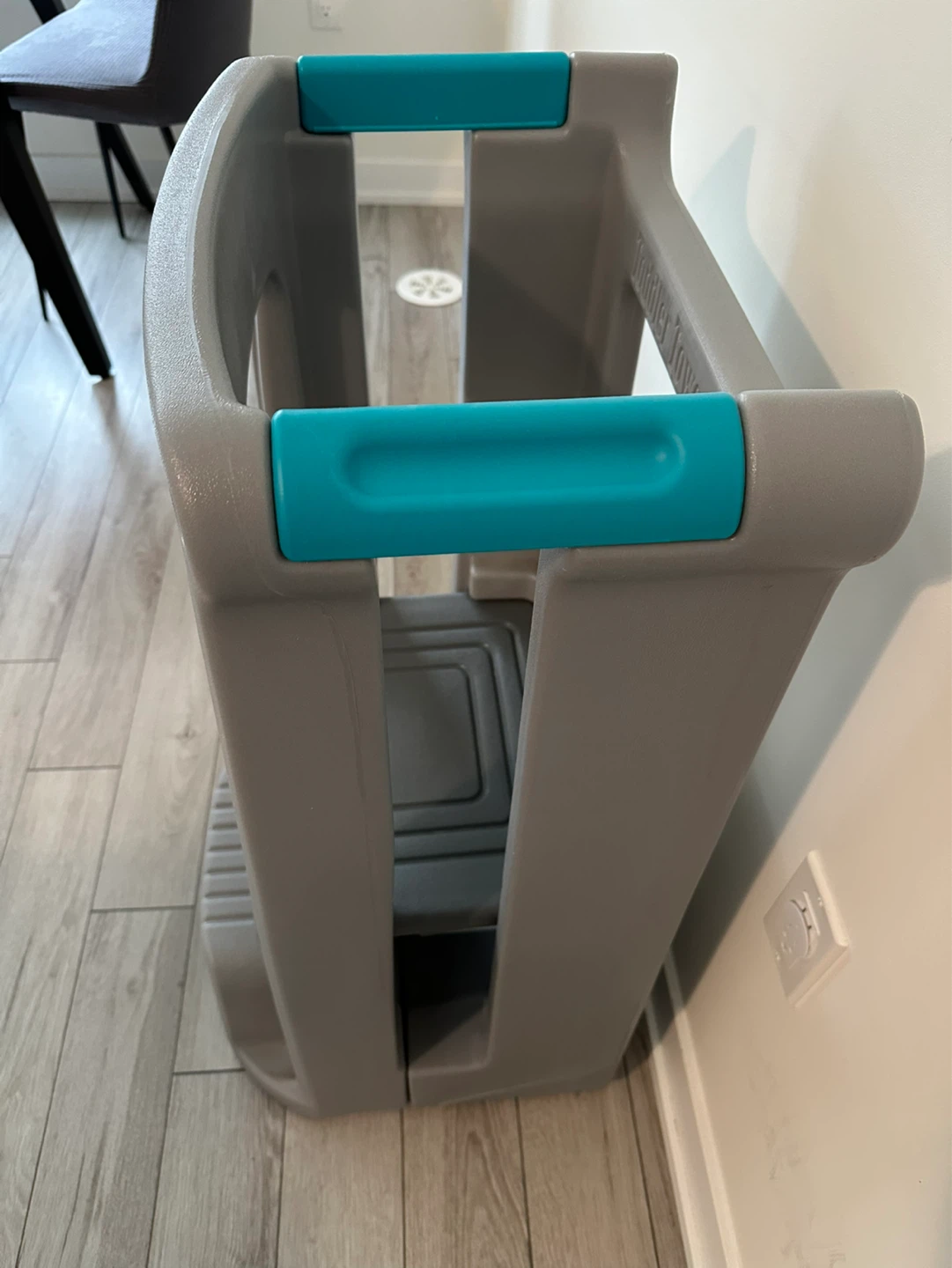 Simplay3 Toddler Tower Adjustable Step Stool - photo 4