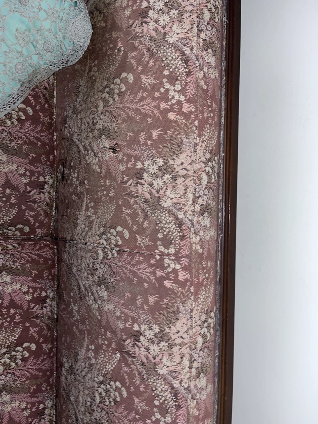 Vintage Floral Sofa - photo 4