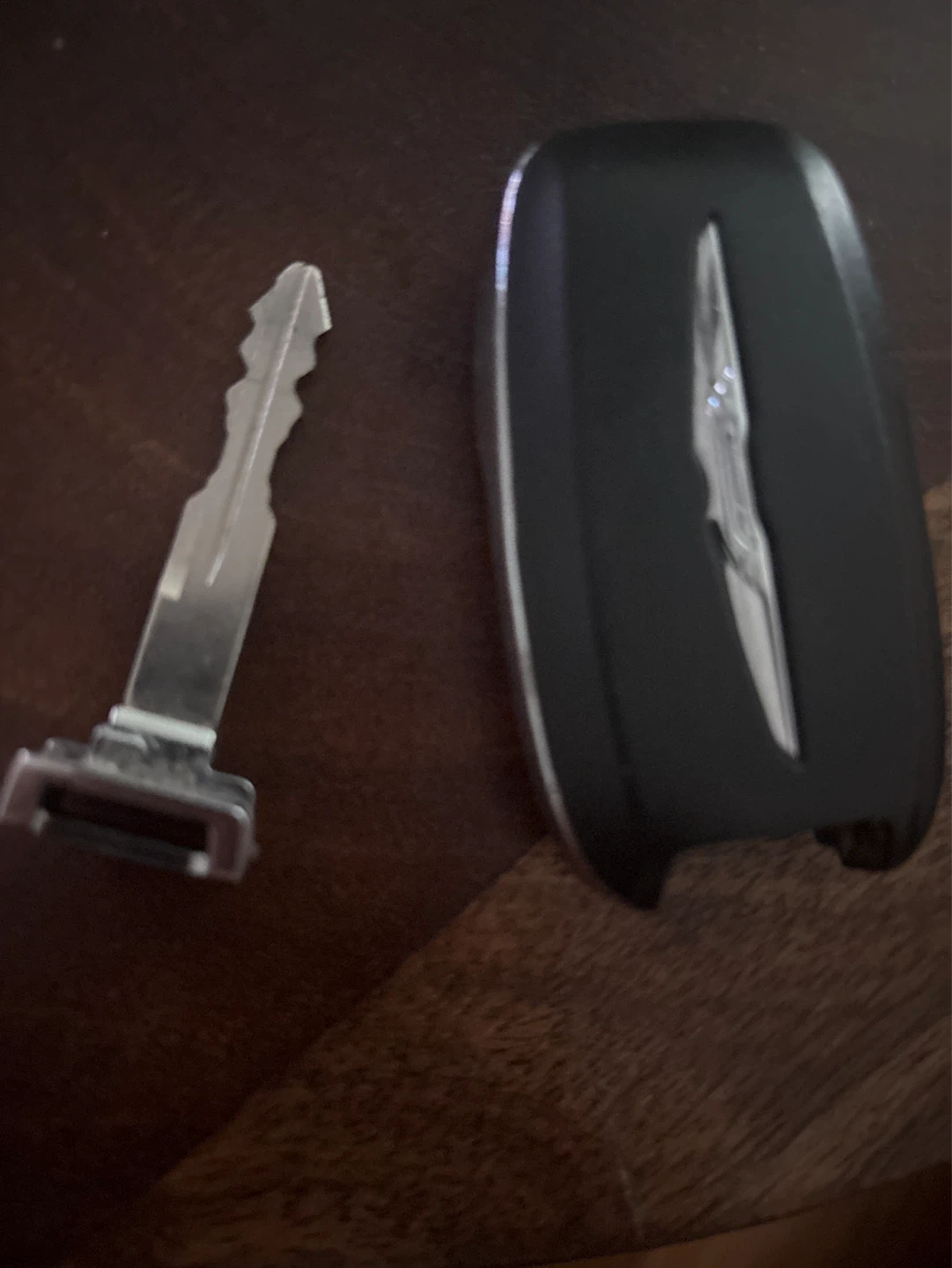 2018 Chrysler Pacifica stock key fob - photo 2