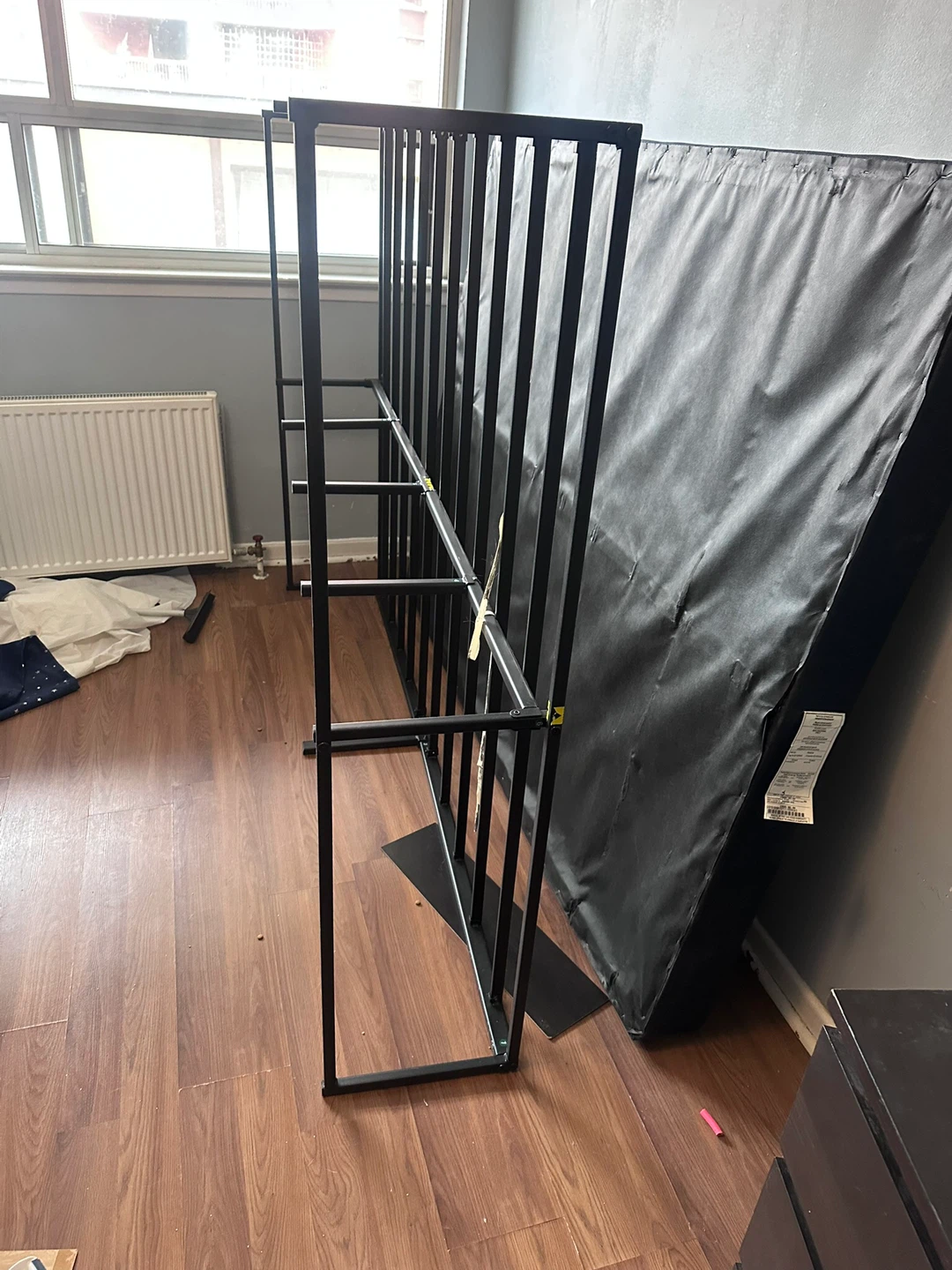 Queen bed frame with bed box - photo 2