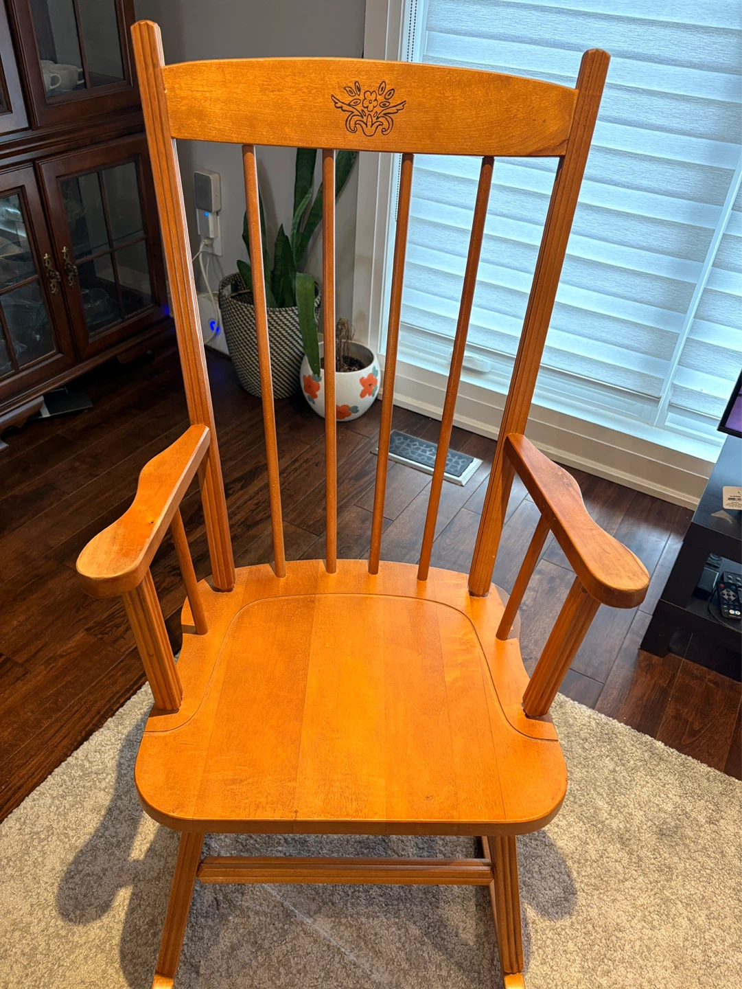 Wooden Rocking Chair - photo 2