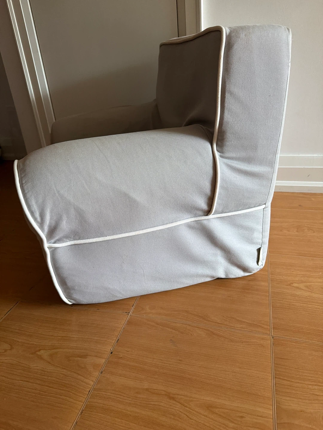 Pottery Barn Children's Armchair - photo 2