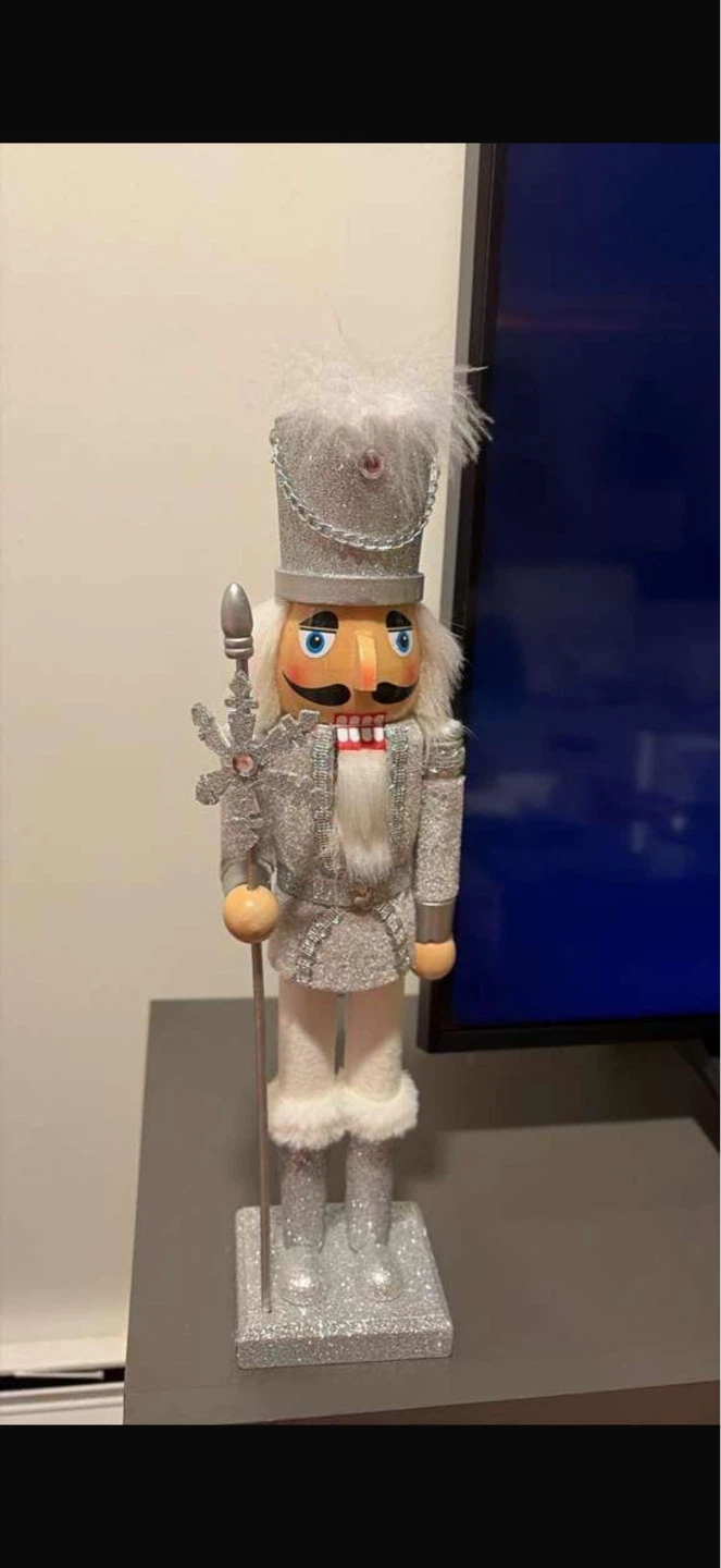 Decorative Christmas Tree & Nutcracker Set - photo 3