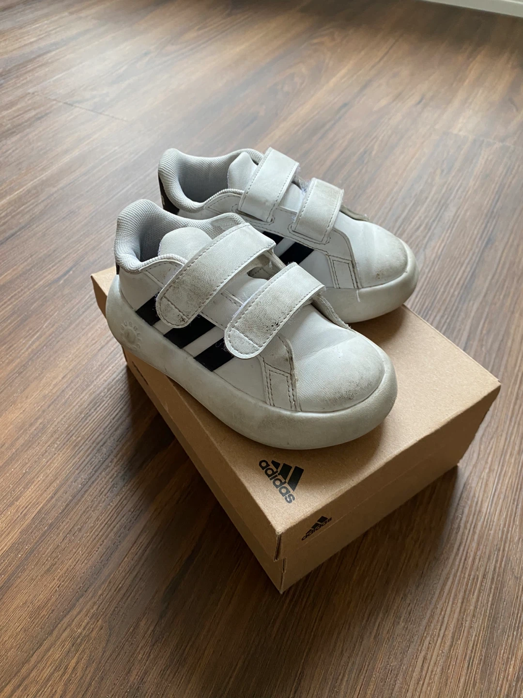 Adidas Kids Grand Court Sneakers - size 7 - photo 3