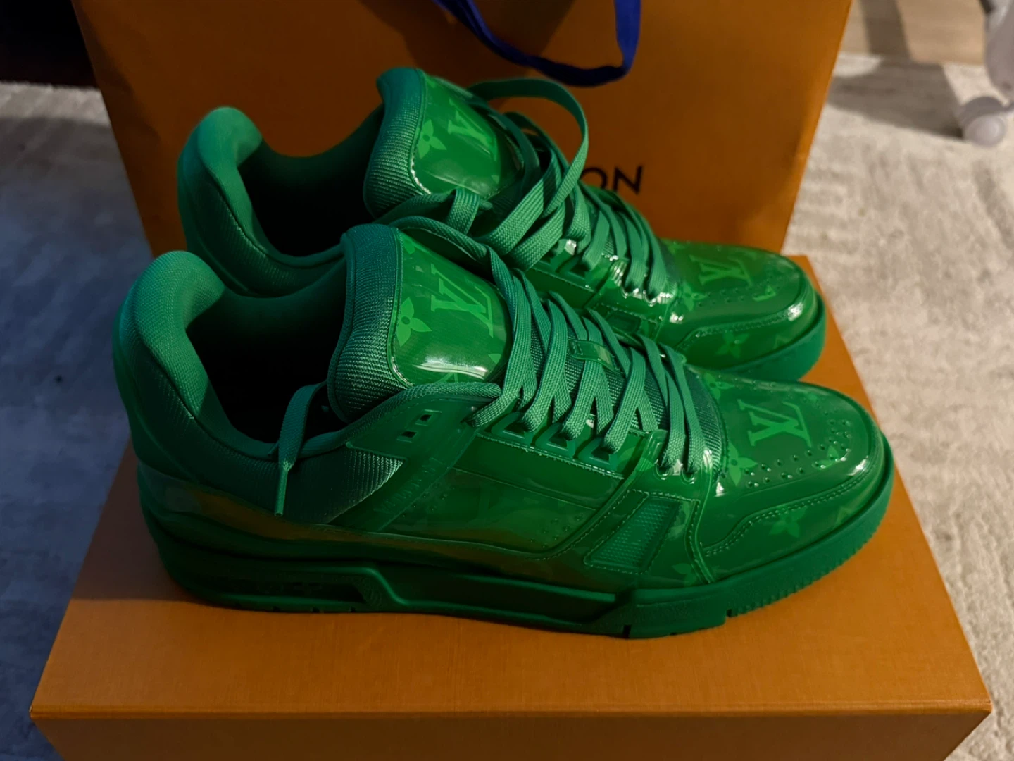 Louis Vuitton Green - Men - Luxury Sneakers I- Size 10 - photo 2