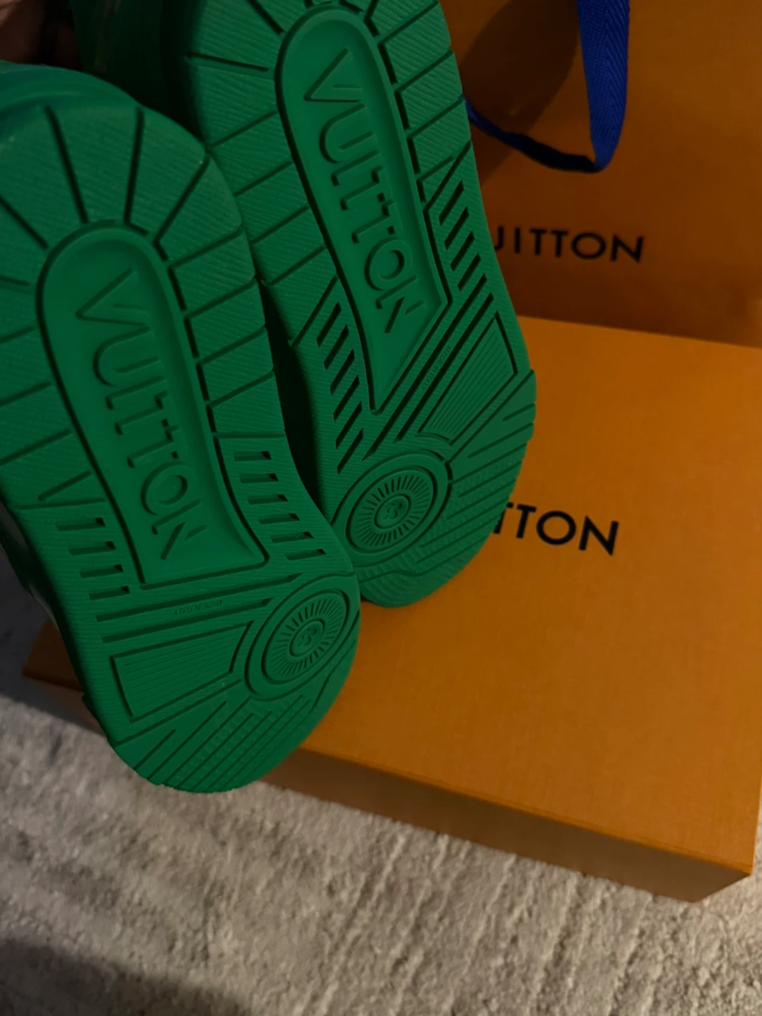 Louis Vuitton Green - Men - Luxury Sneakers I- Size 10 - photo 3