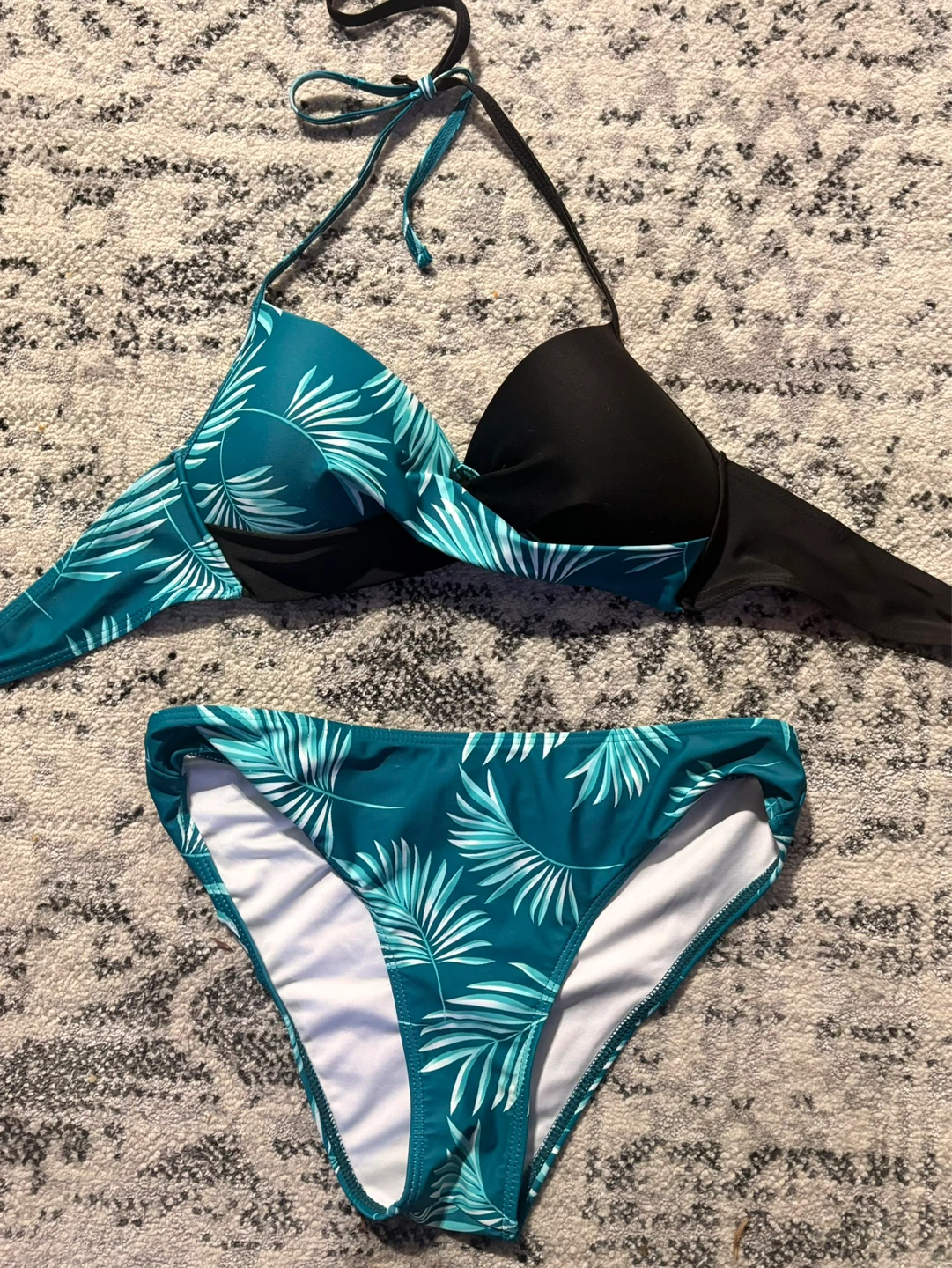 Bundle of Women's Swimwear - photo 4