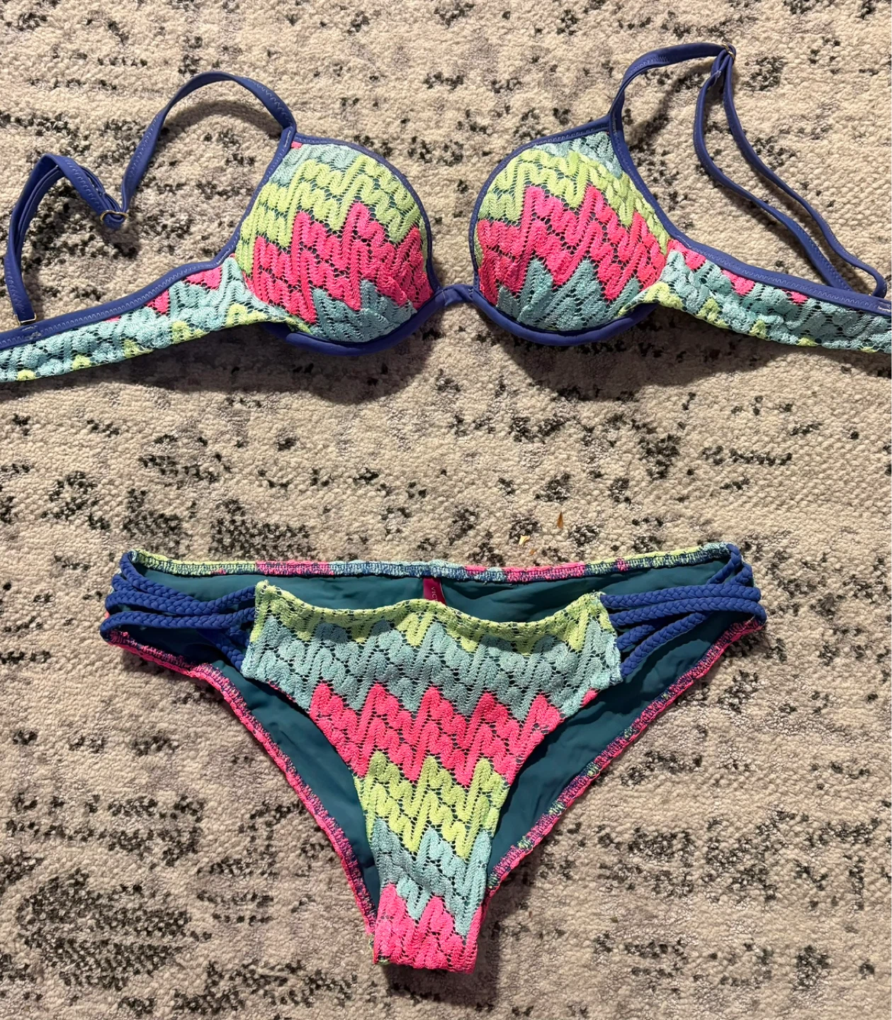 Bundle of Women's Swimwear - photo 2