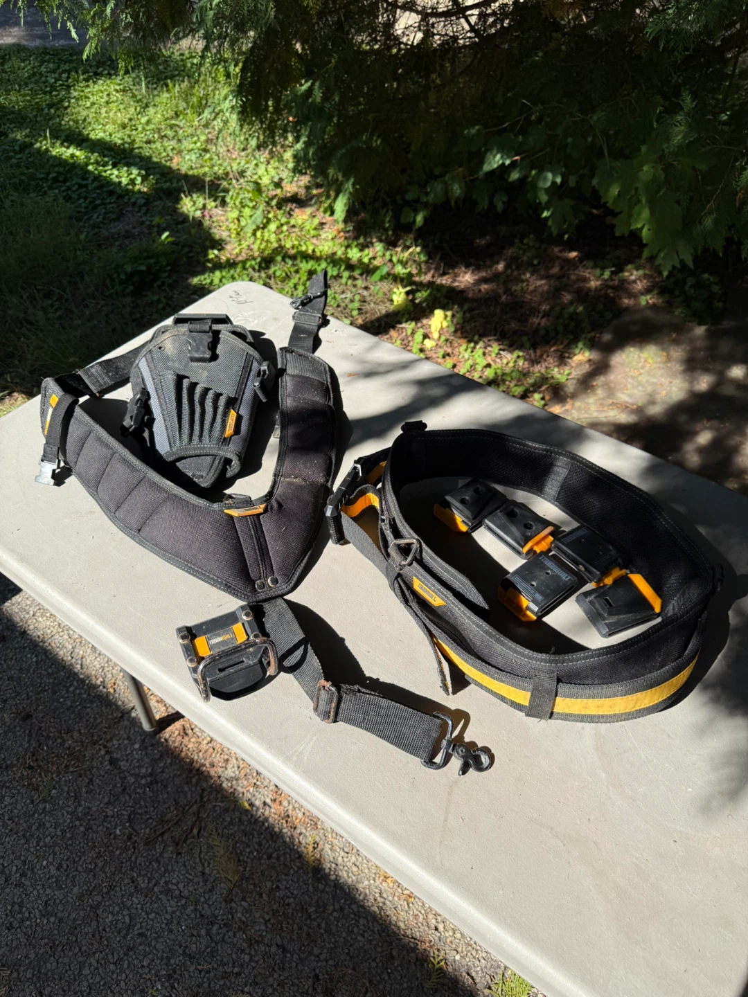 Toughbuilt tool belt with suspenders