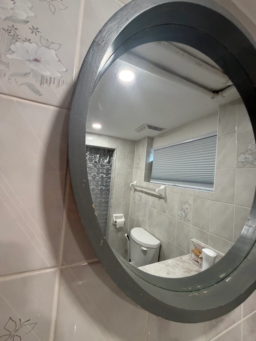 Round Wall Mirror - photo 2