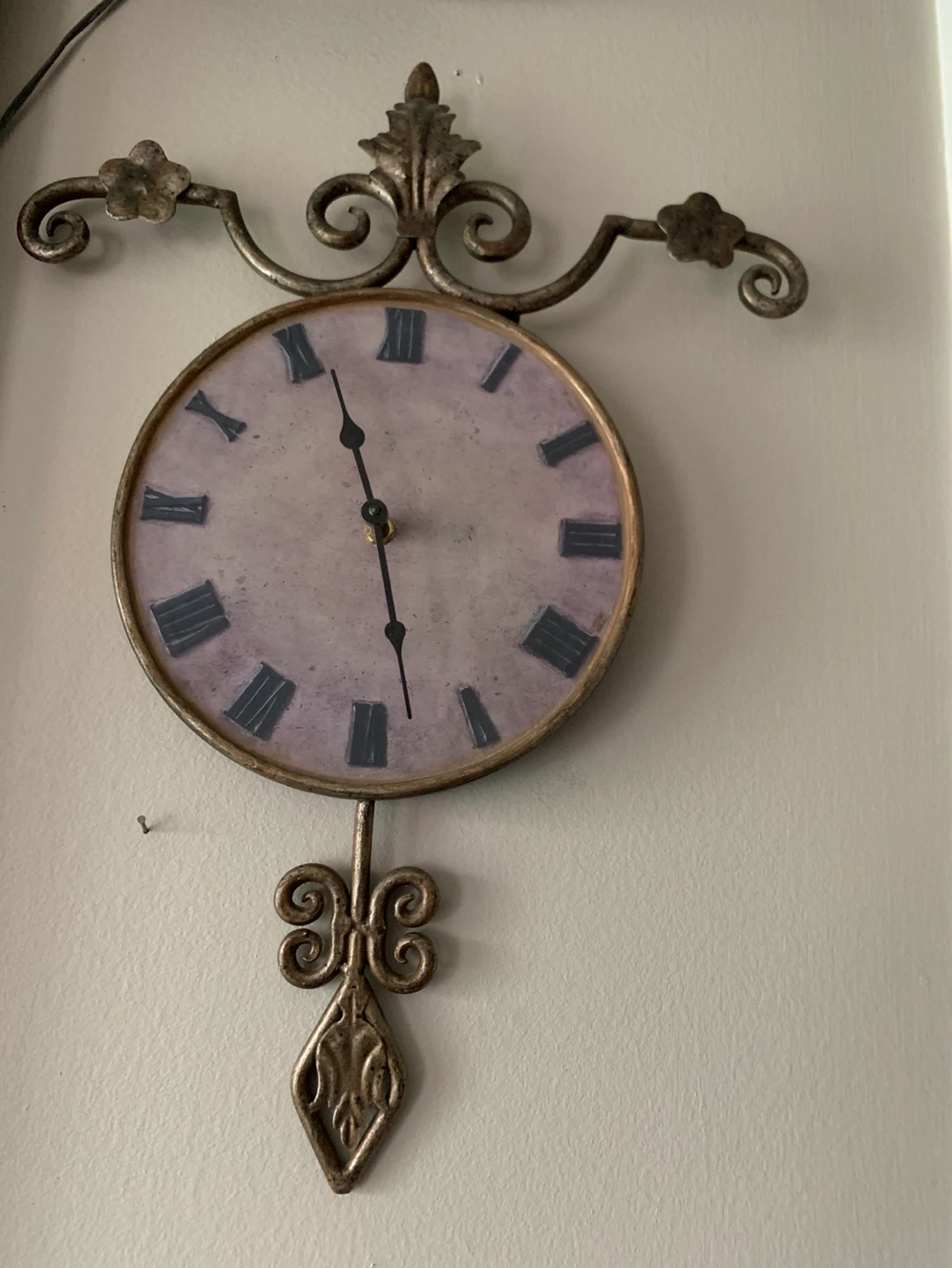 Vintage Decorative Wall Clock in perfect working condition