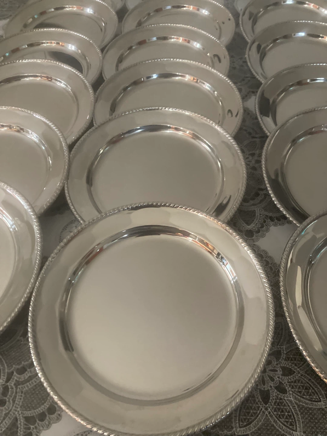 Set of 18 Stainless Steel Charger Plates with Rope Rim - photo 3